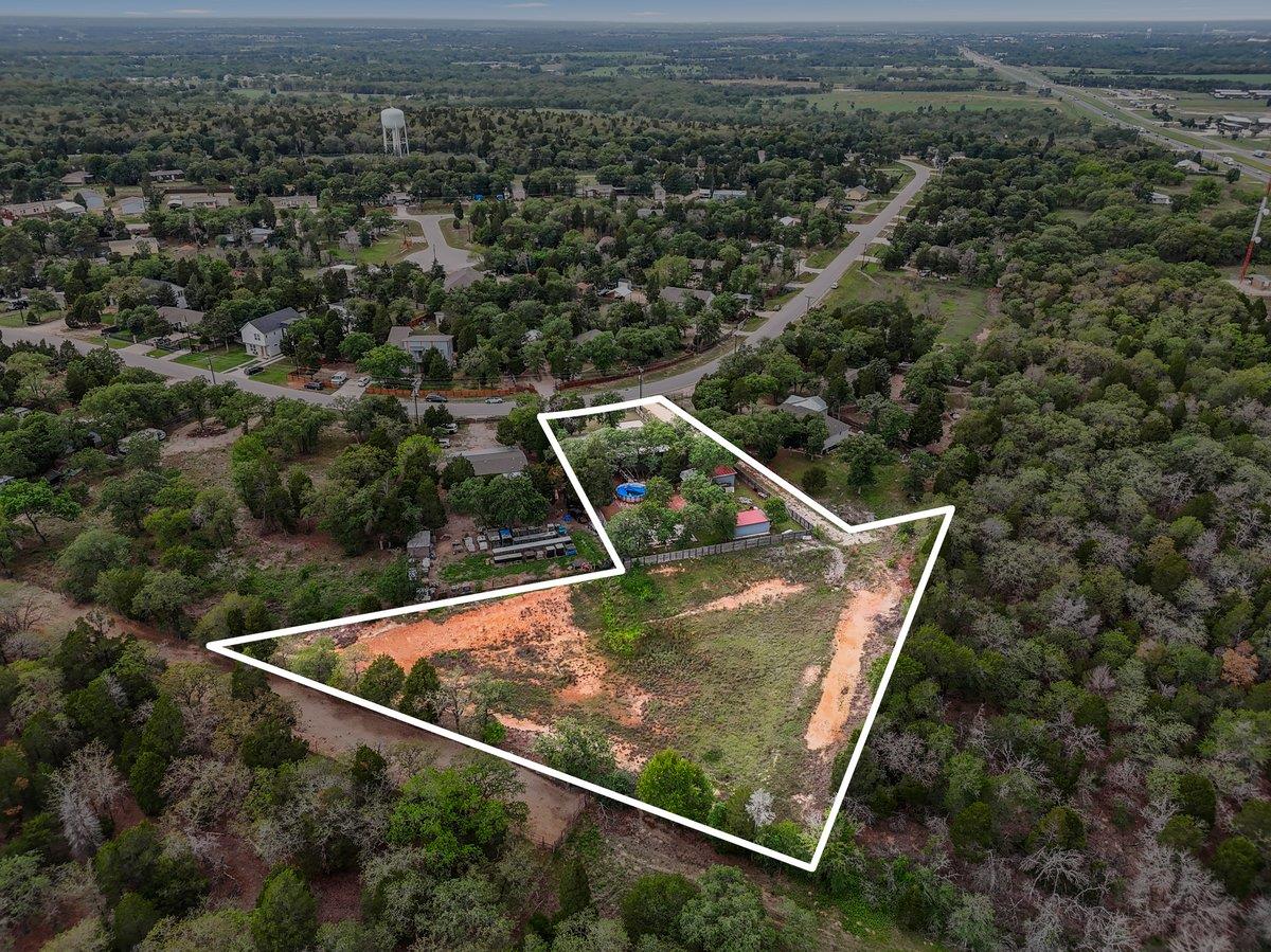 186 La Selva Dr, Elgin, TX 78621