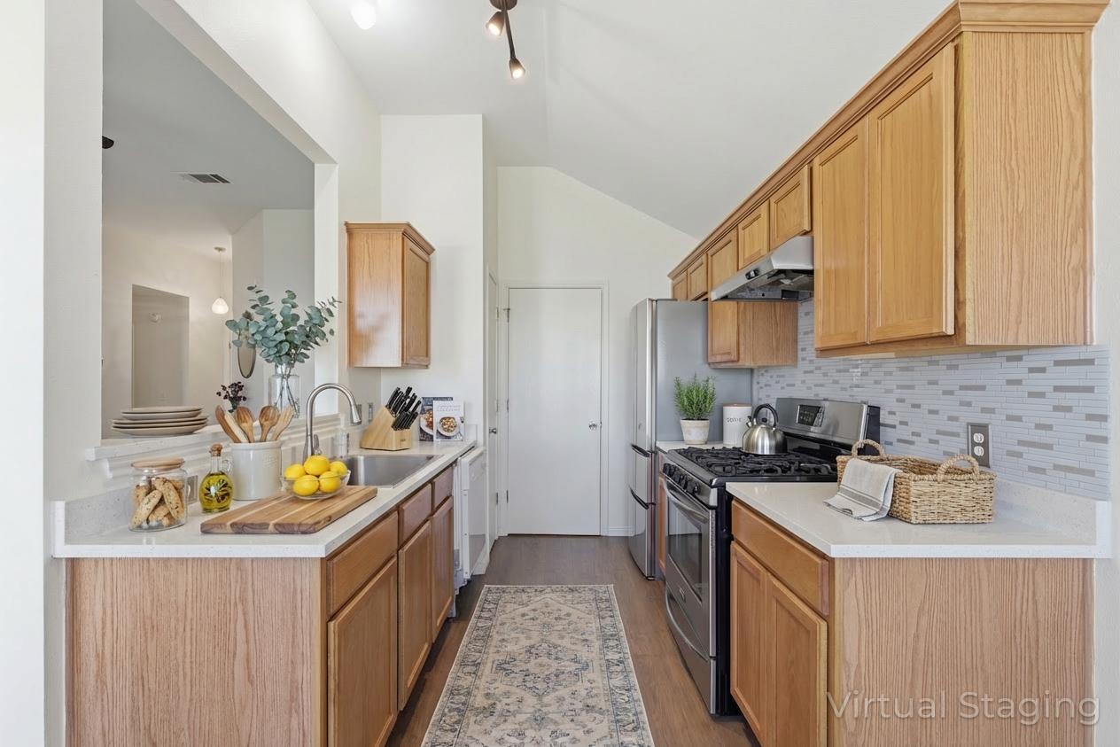 309 Dana Dr, Hutto, TX 78634