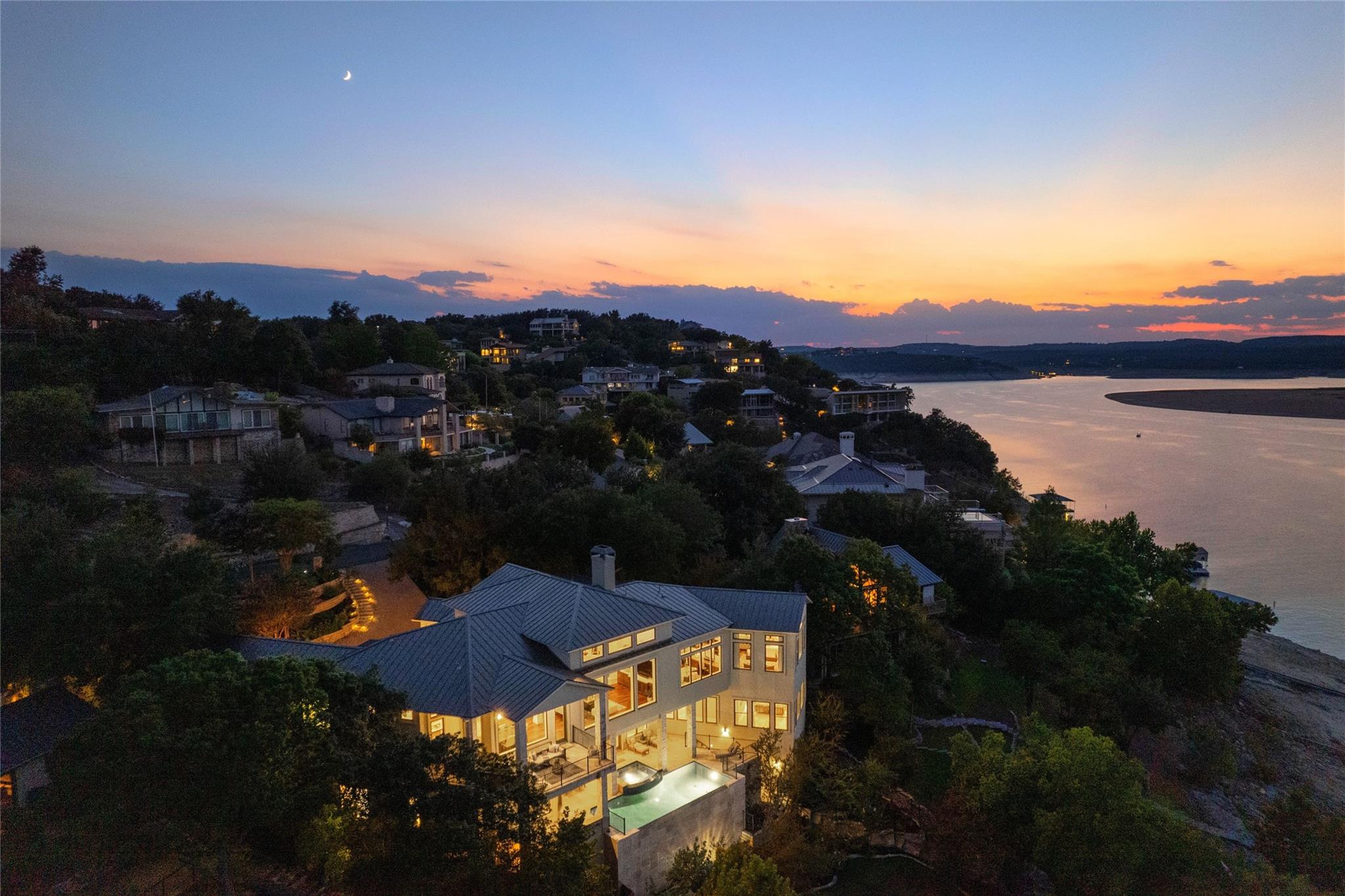 711 Cutlass, Lakeway, TX 78734