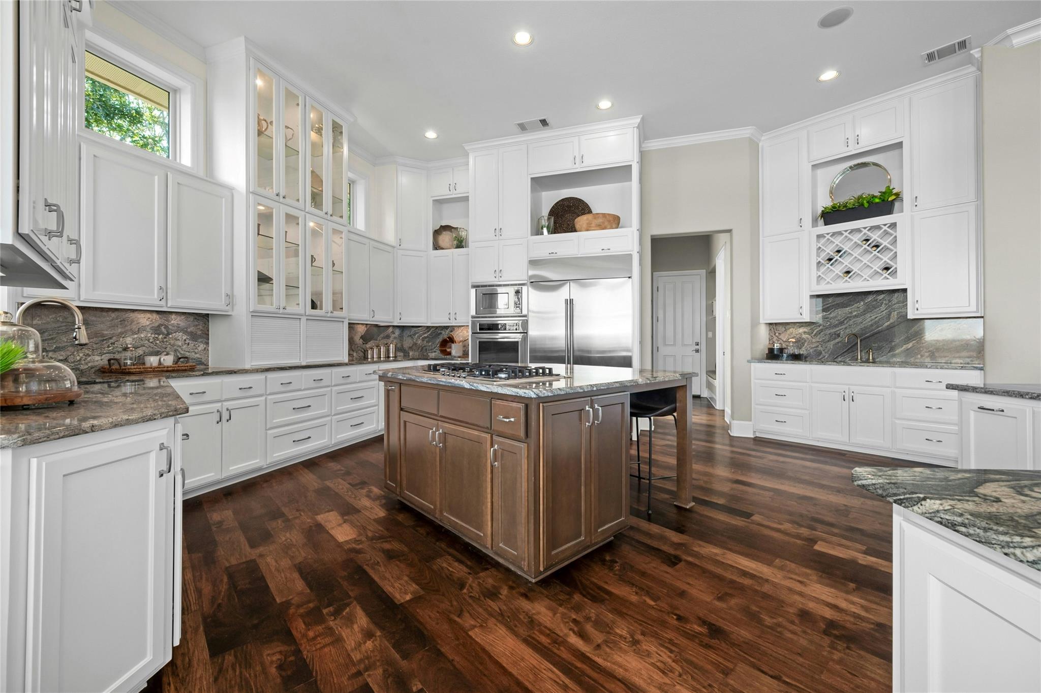 711 Cutlass, Lakeway, TX 78734