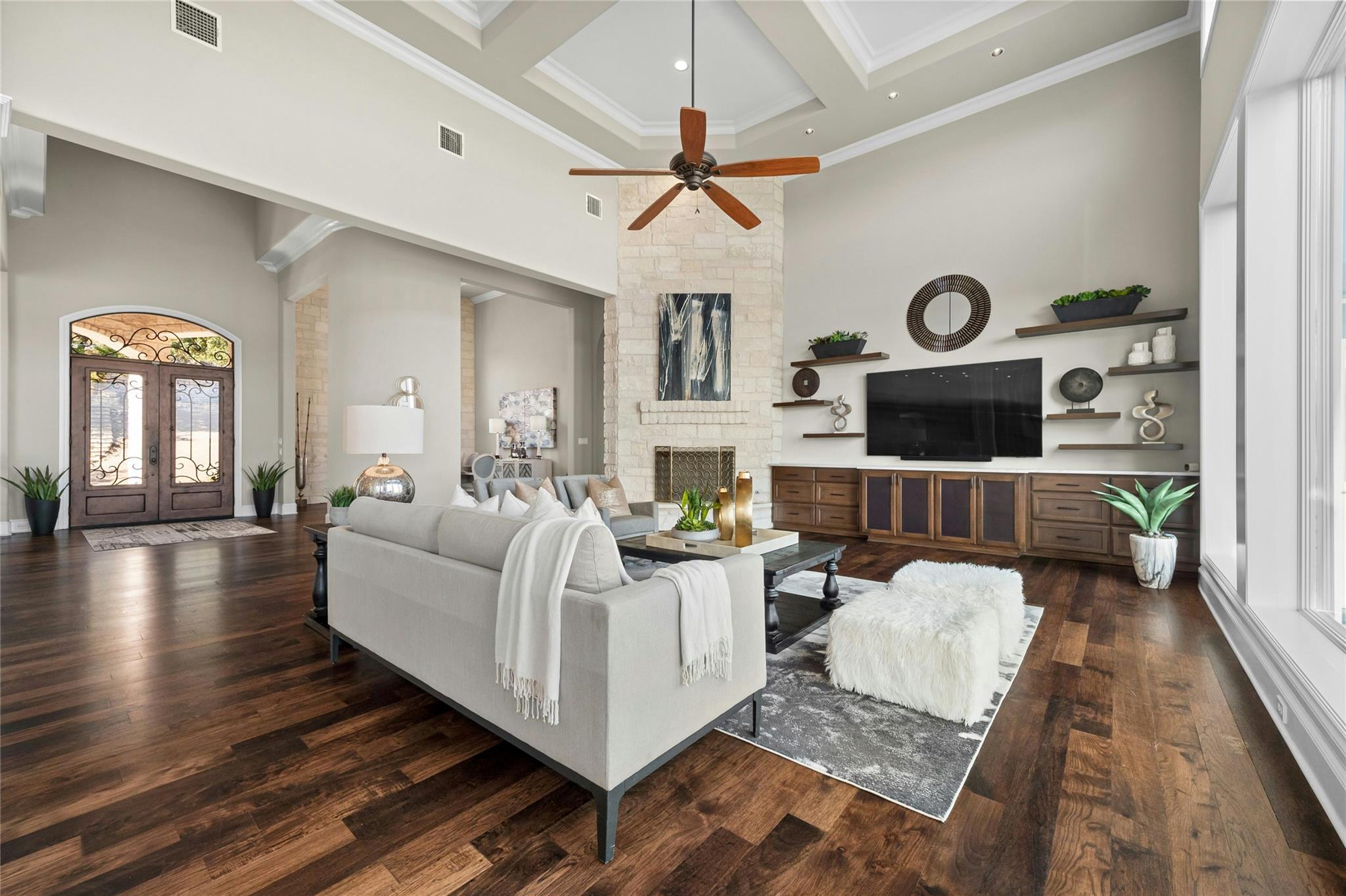 711 Cutlass, Lakeway, TX 78734