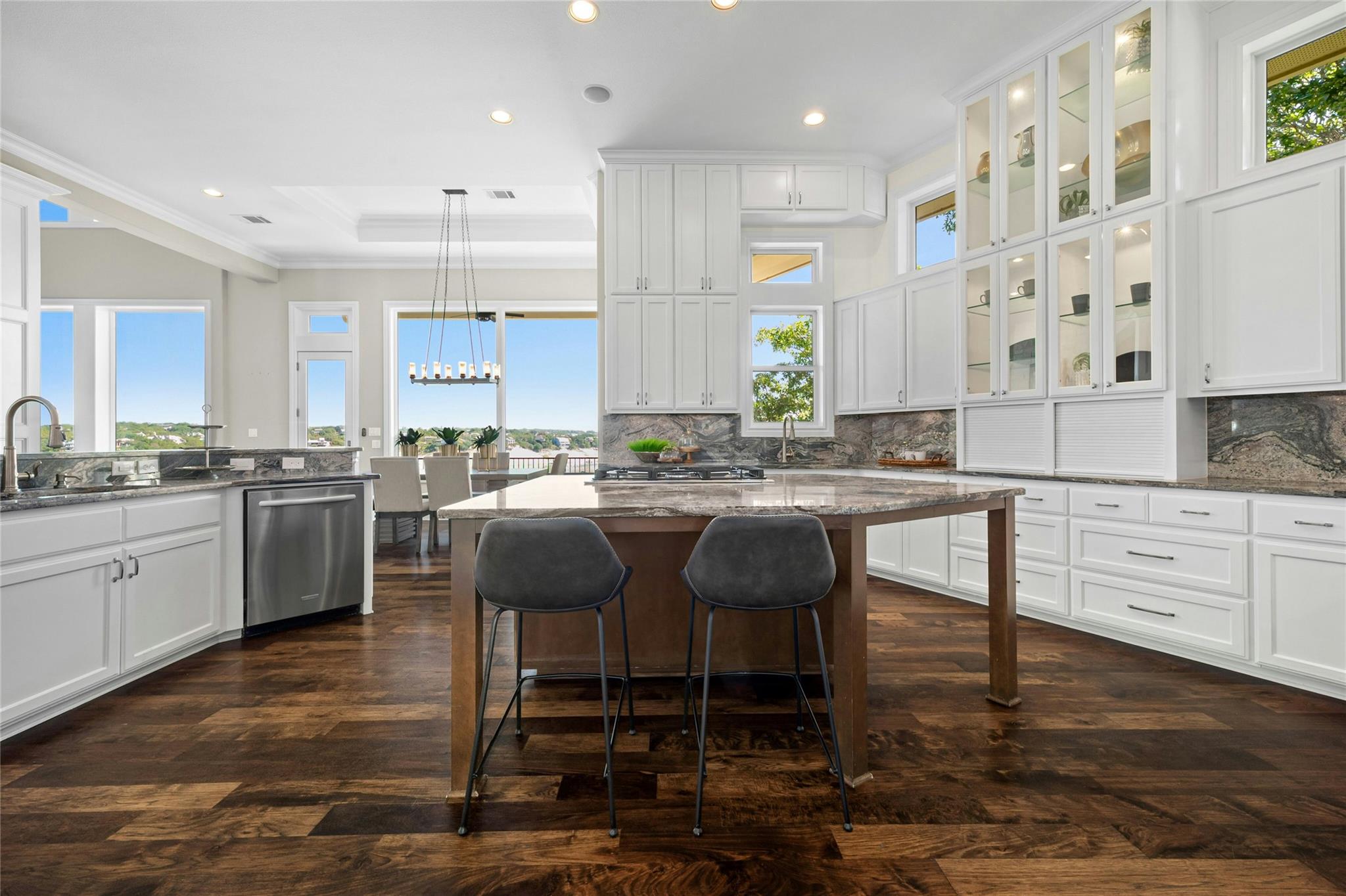 711 Cutlass, Lakeway, TX 78734