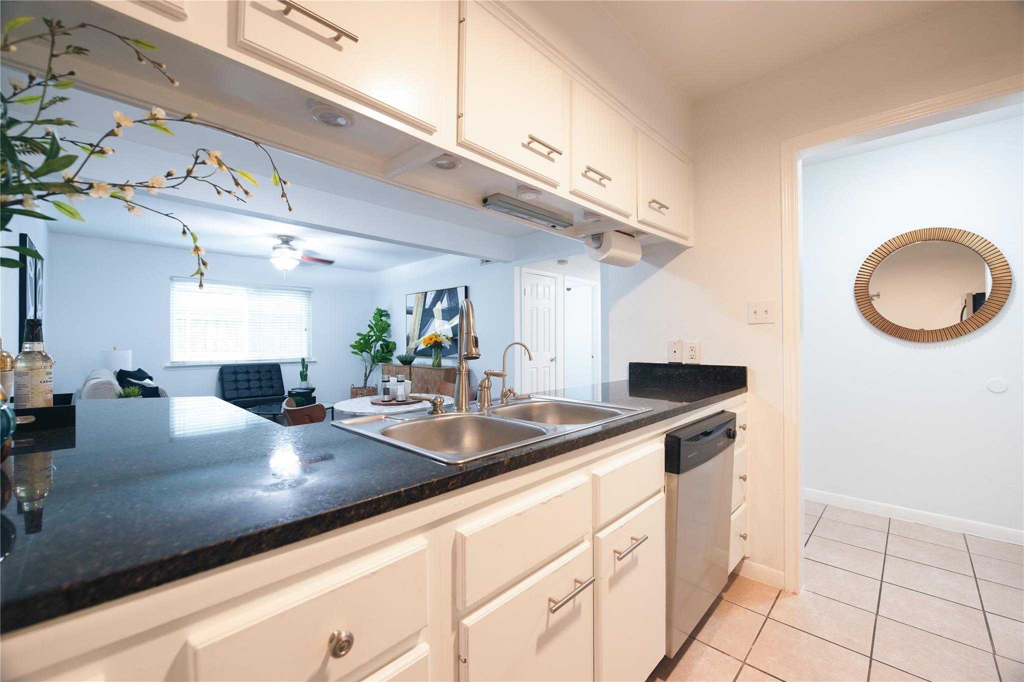 4209 Burnet Rd # 106, Austin, TX 78756