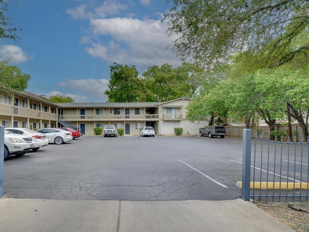 4209 Burnet Rd # 106, Austin, TX 78756