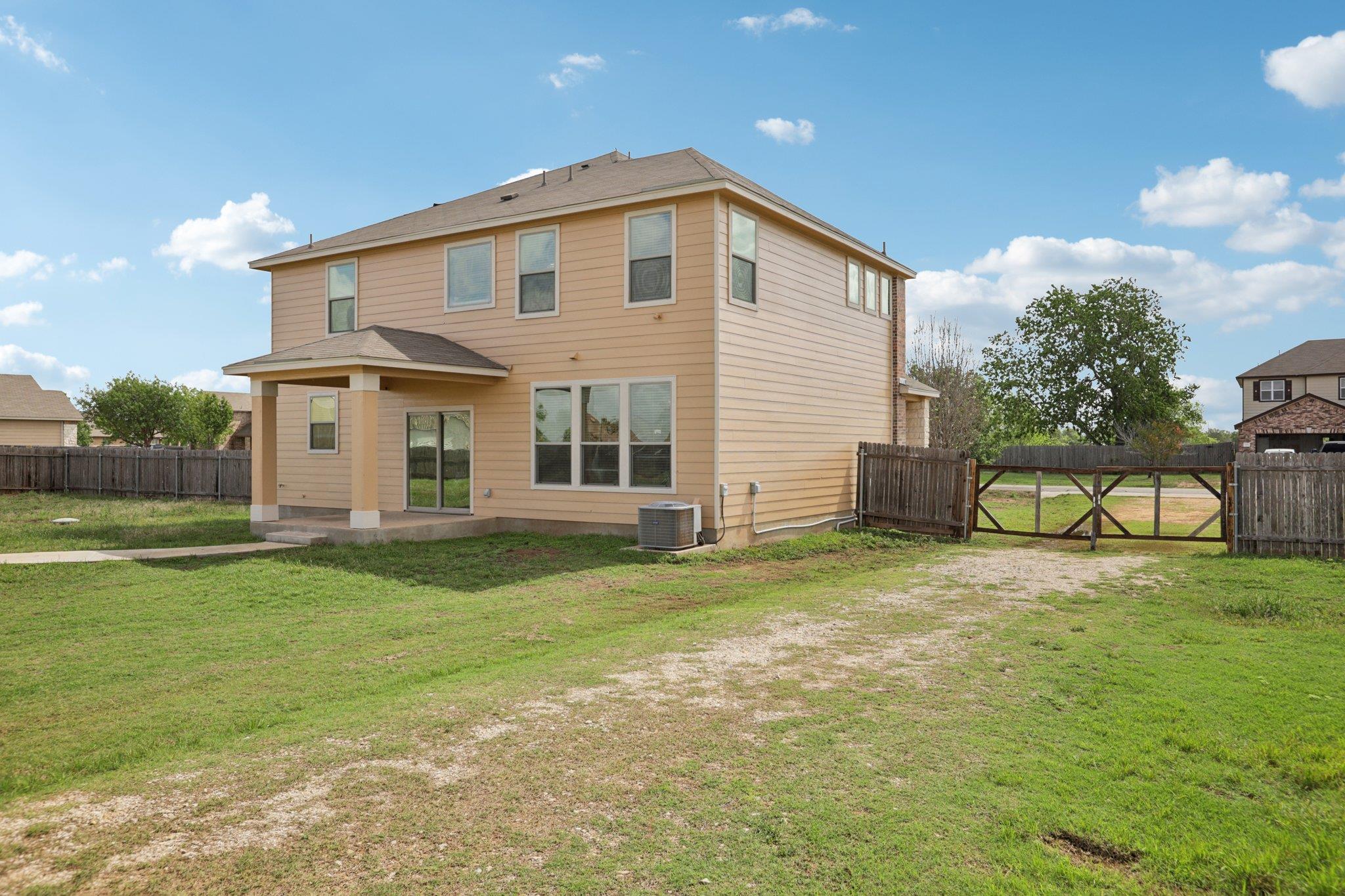 132 Brittany Ln, Bastrop, TX 78602