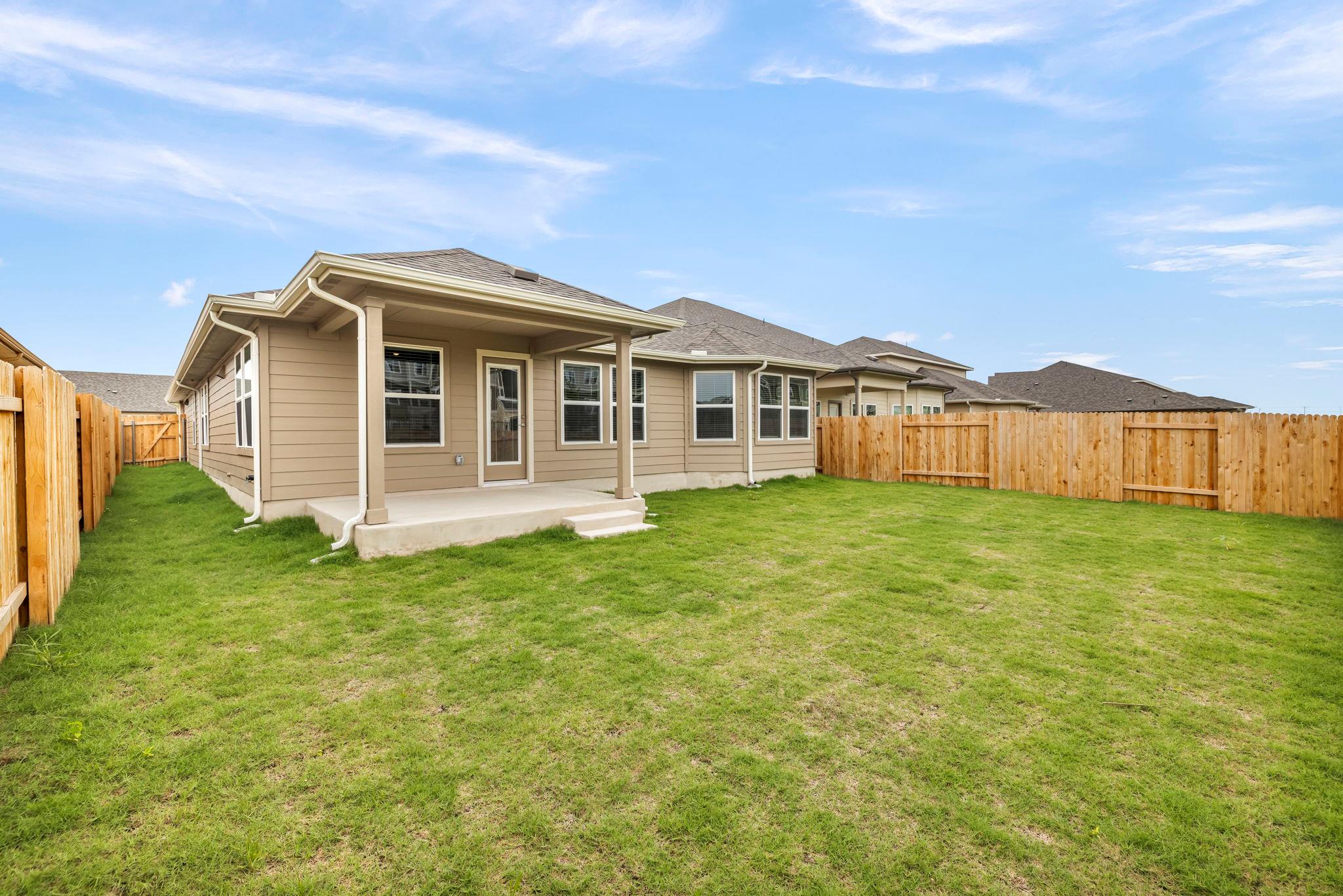 102 Greenspire Ln, Hutto, TX 78634