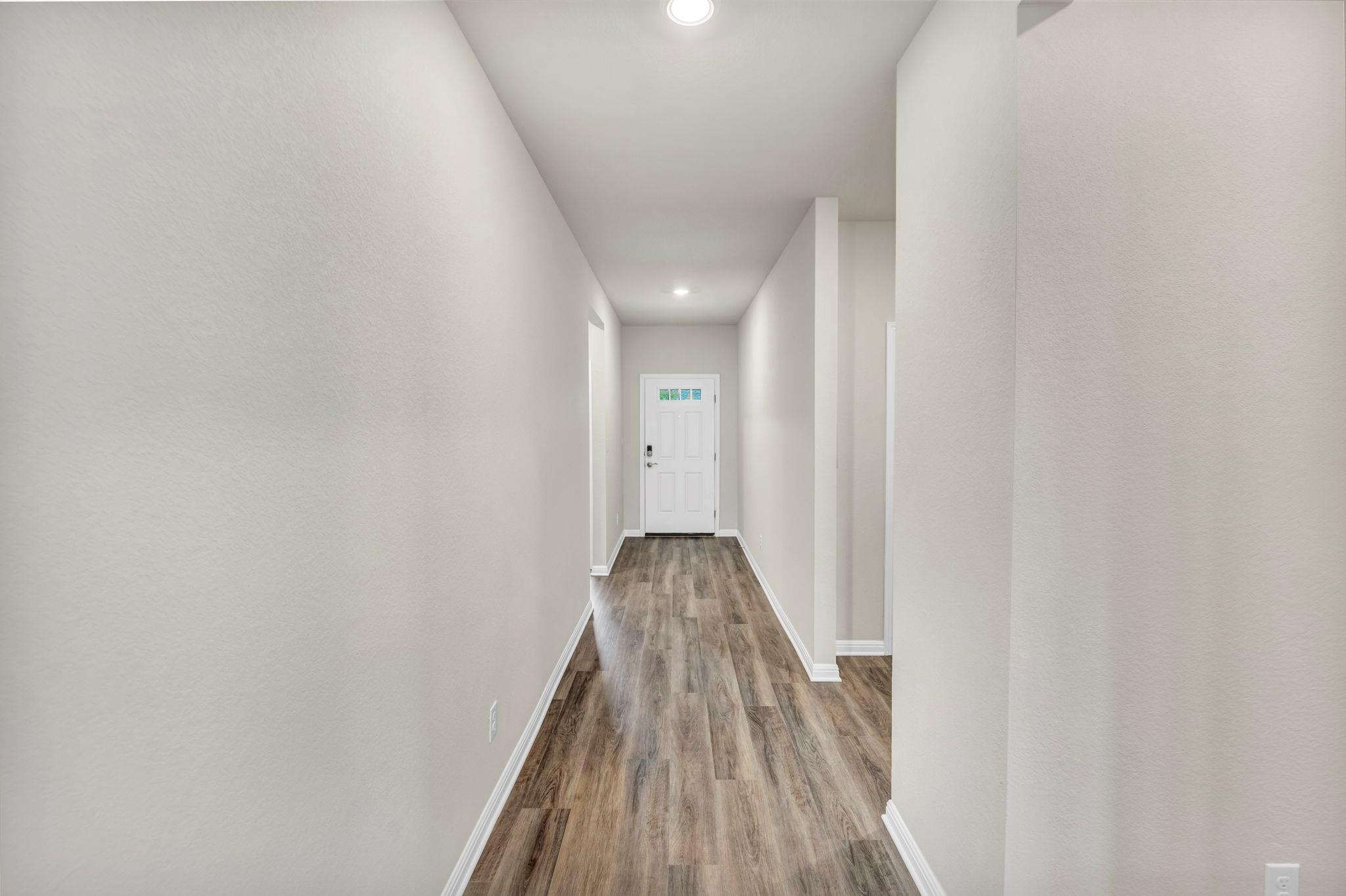 102 Greenspire Ln, Hutto, TX 78634