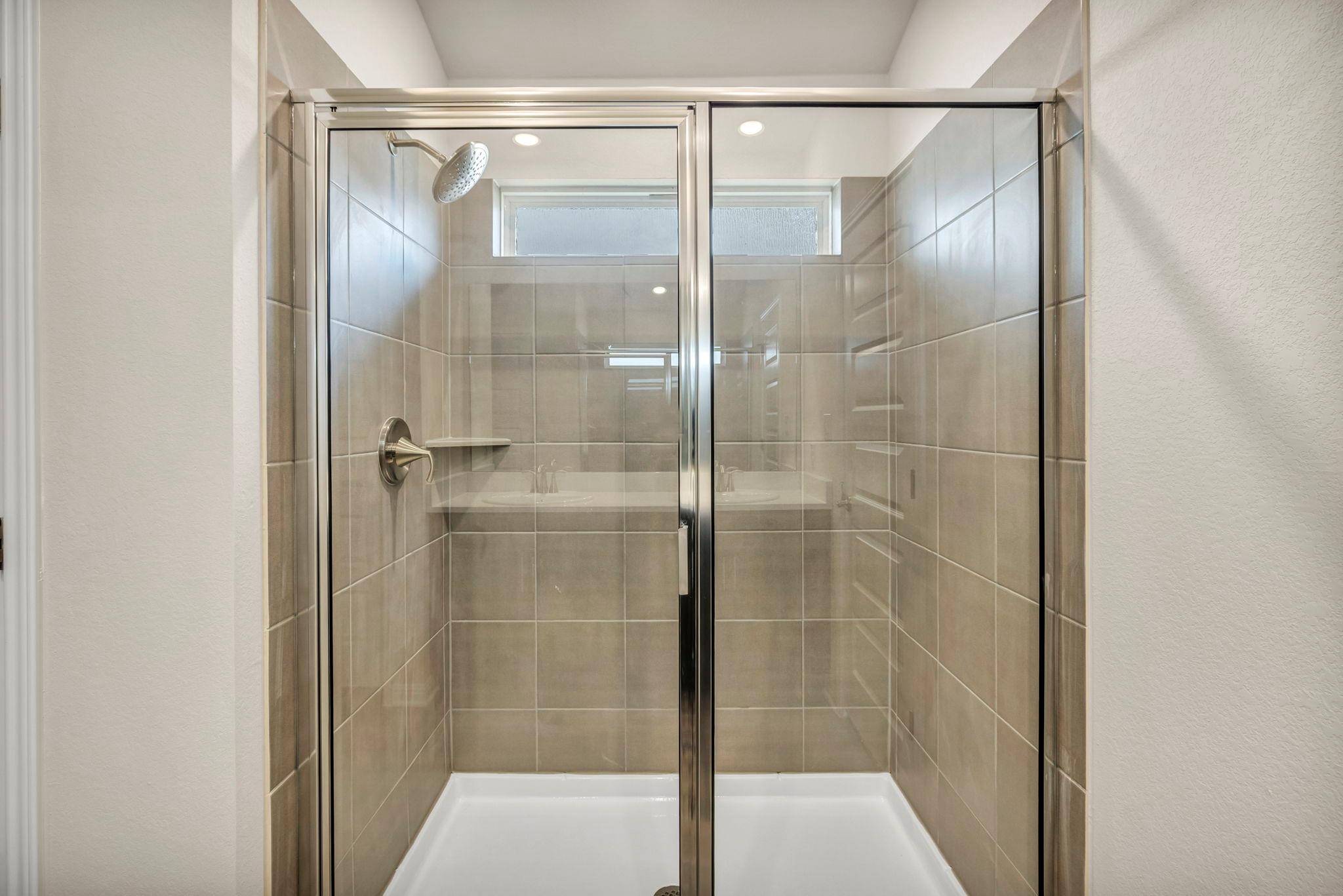 102 Greenspire Ln, Hutto, TX 78634