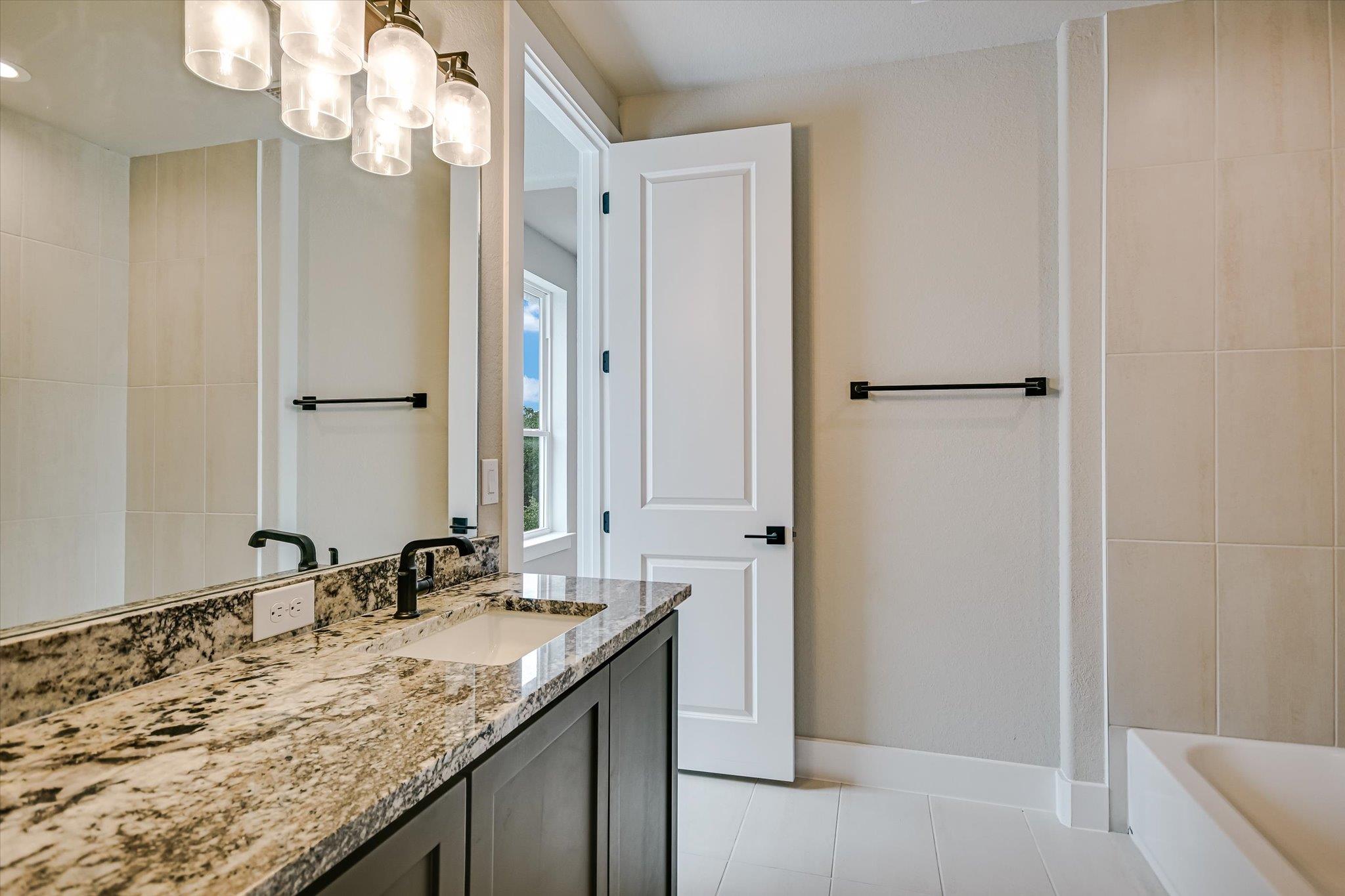 1 Squaw Circle Cir, Wimberley, TX 78676