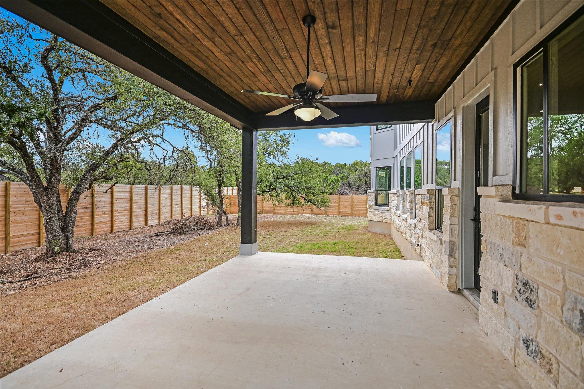 1 Squaw Circle Cir, Wimberley, TX 78676