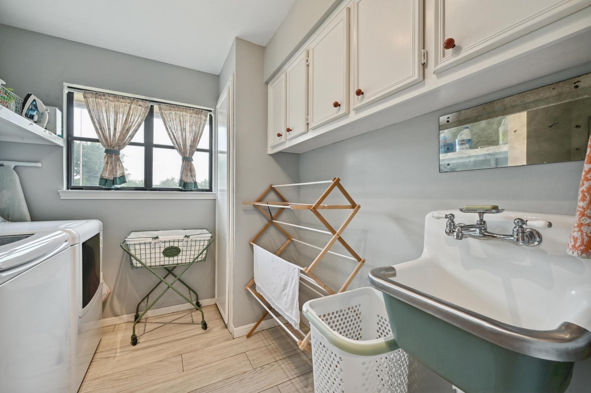 9209 Rock Way Dr, Austin, TX 78736