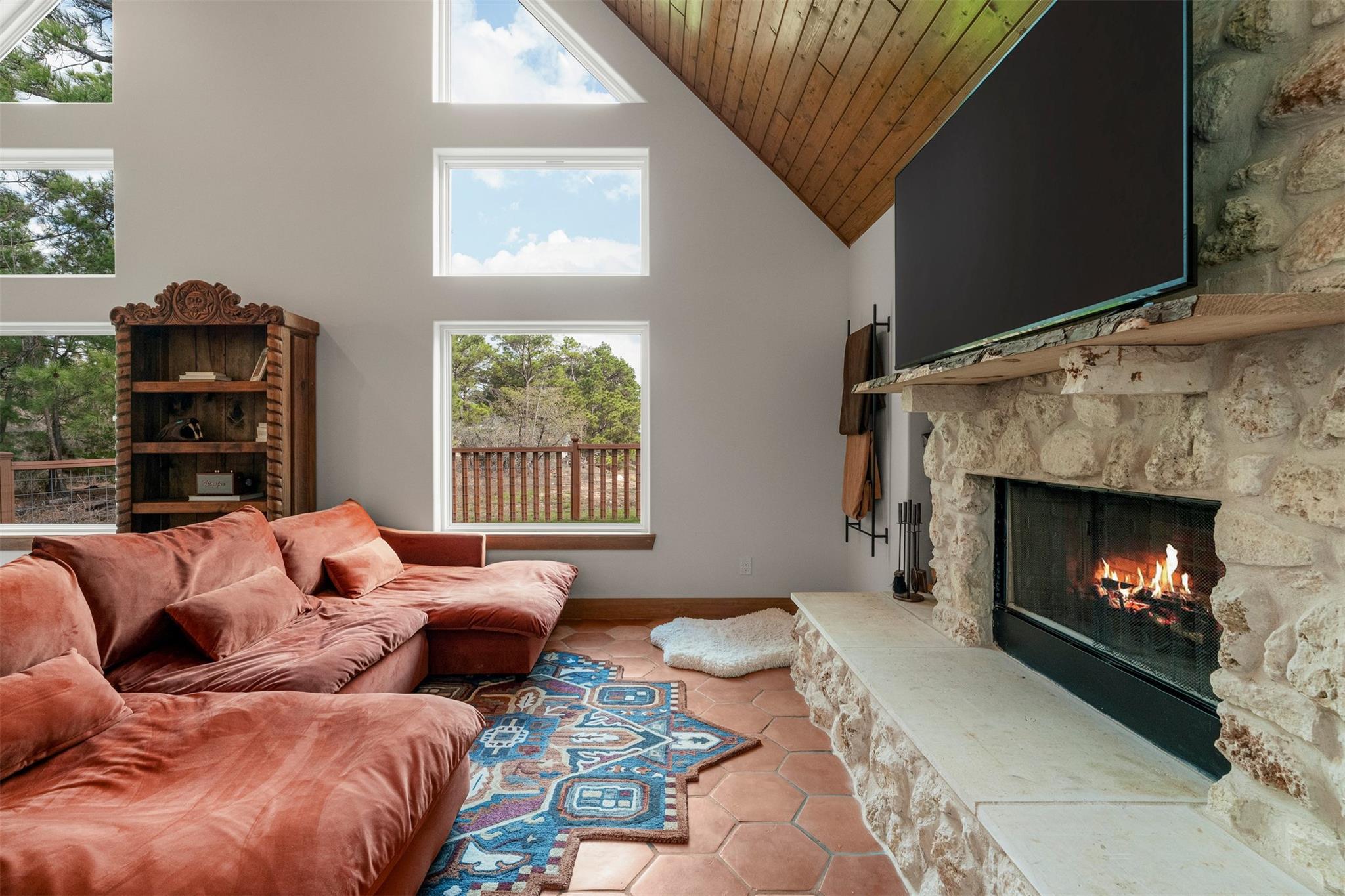 122 Mokolii Ct, Bastrop, TX 78602