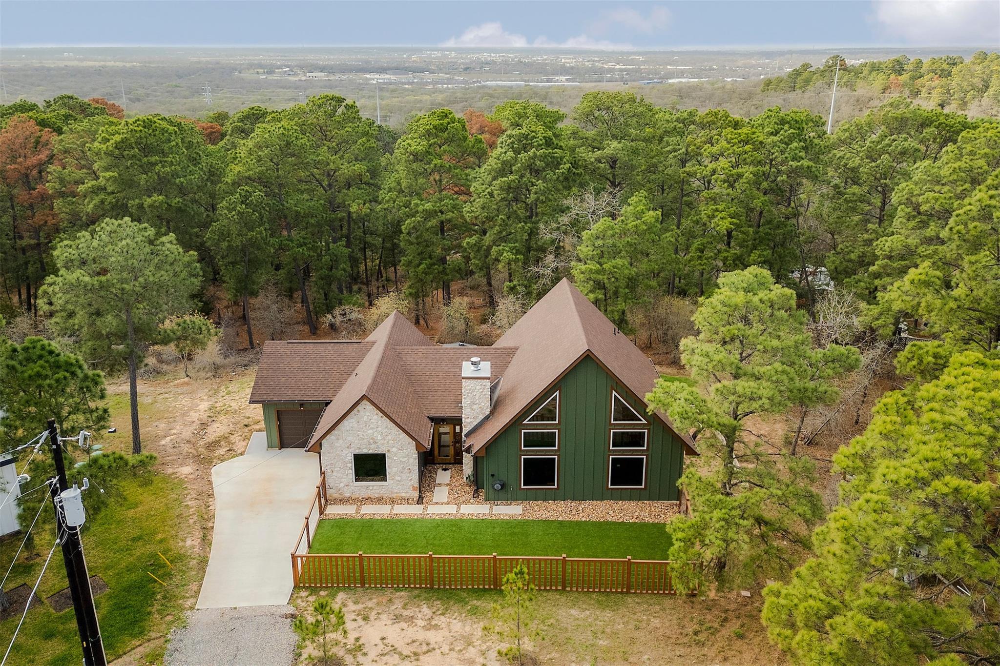 122 Mokolii Ct, Bastrop, TX 78602