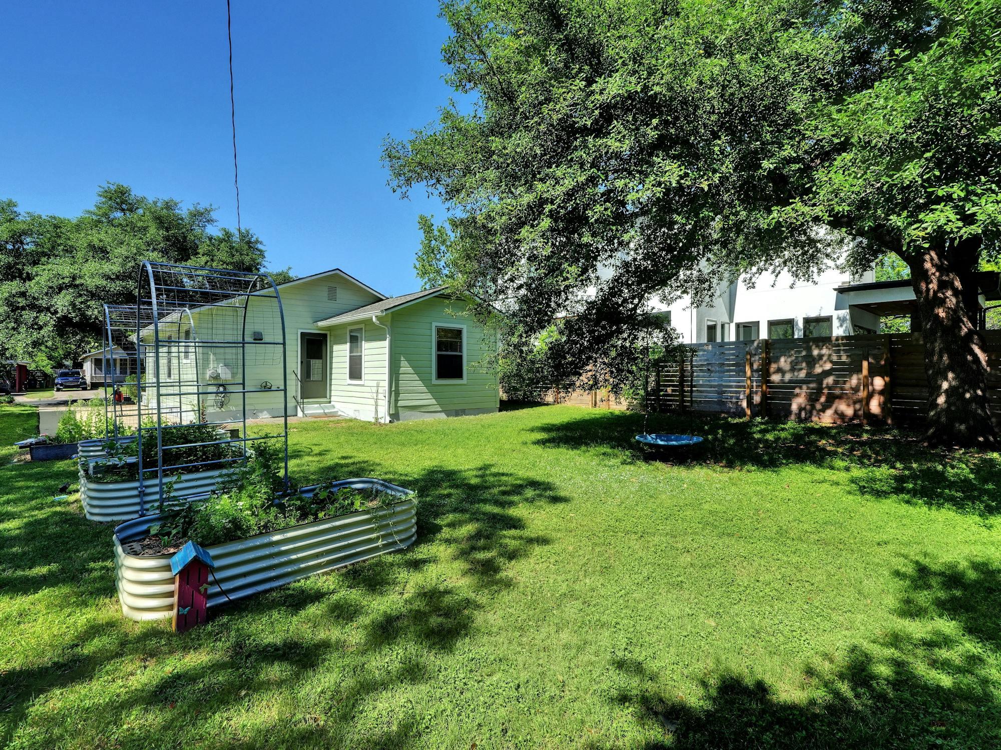 3011 E 17th St, Austin, TX 78702