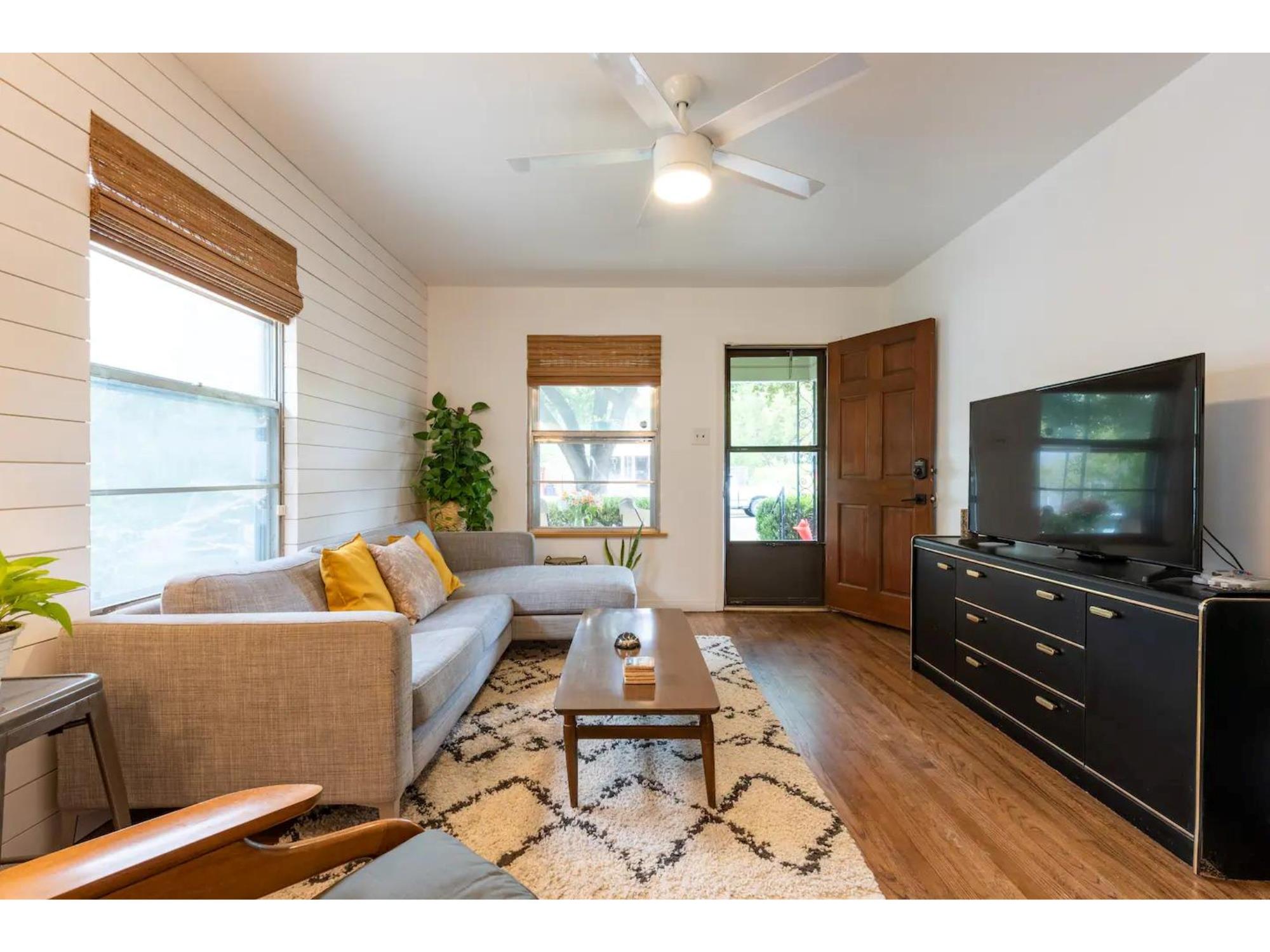 3011 E 17th St, Austin, TX 78702