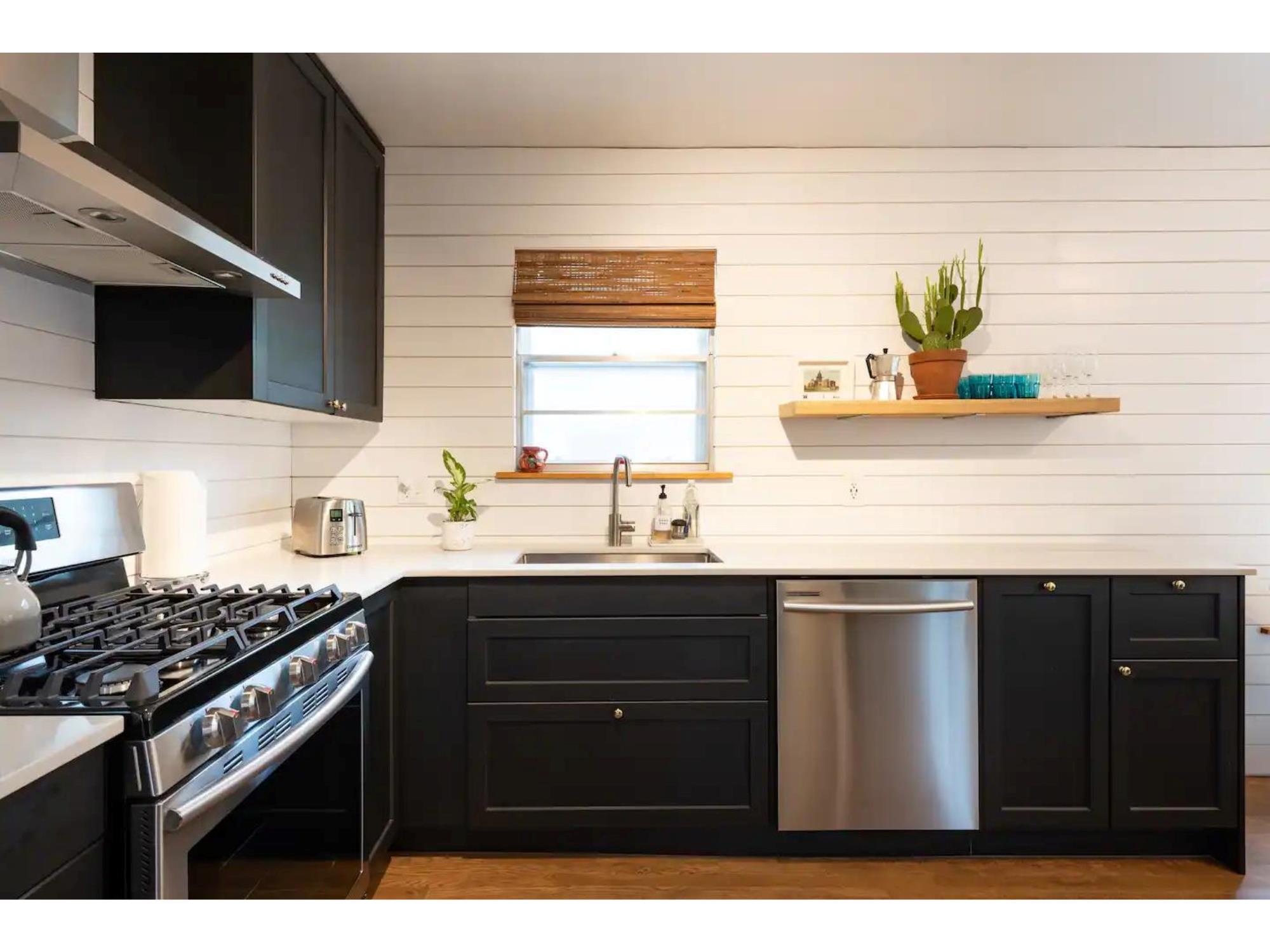 3011 E 17th St, Austin, TX 78702