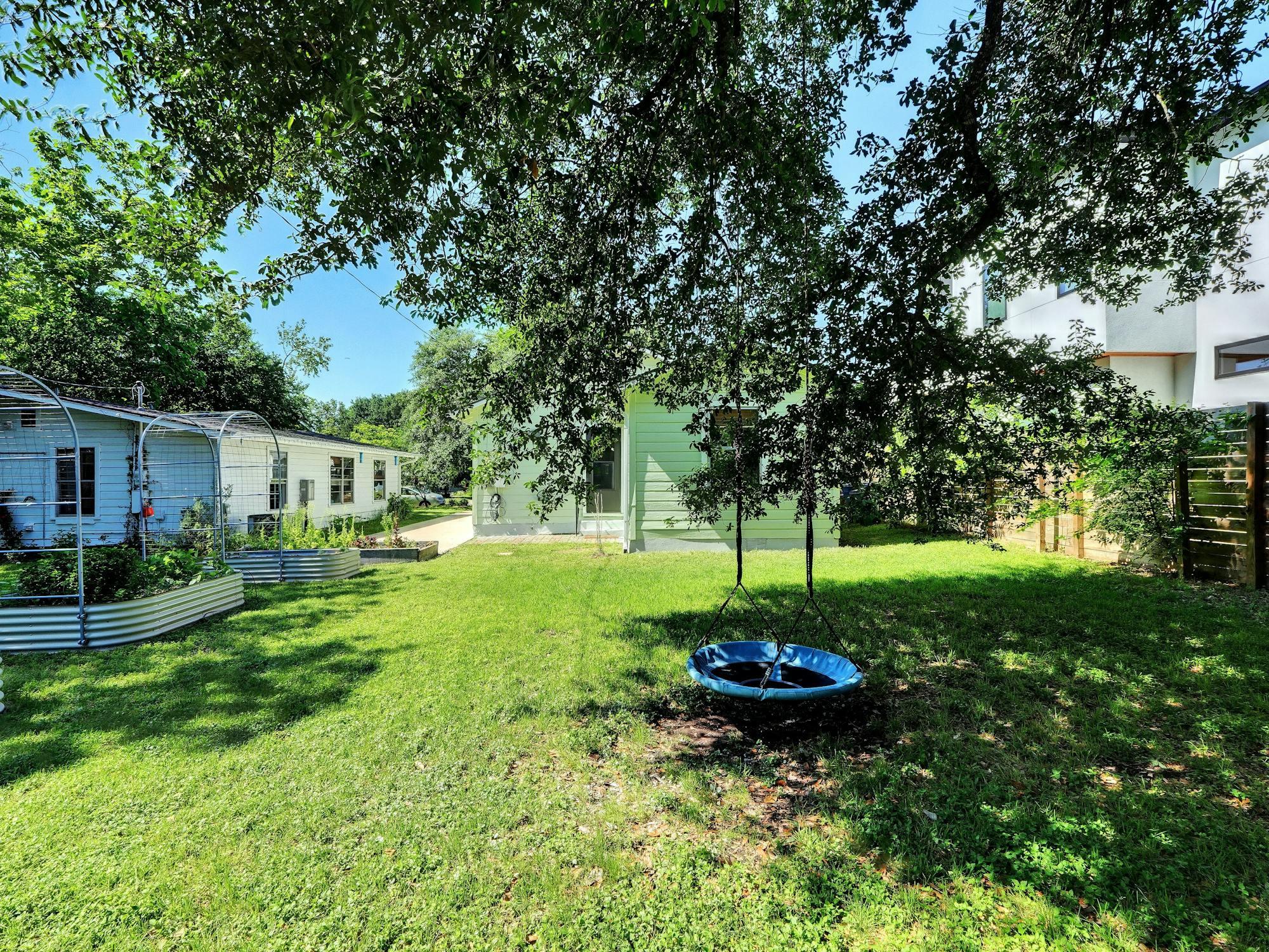 3011 E 17th St, Austin, TX 78702