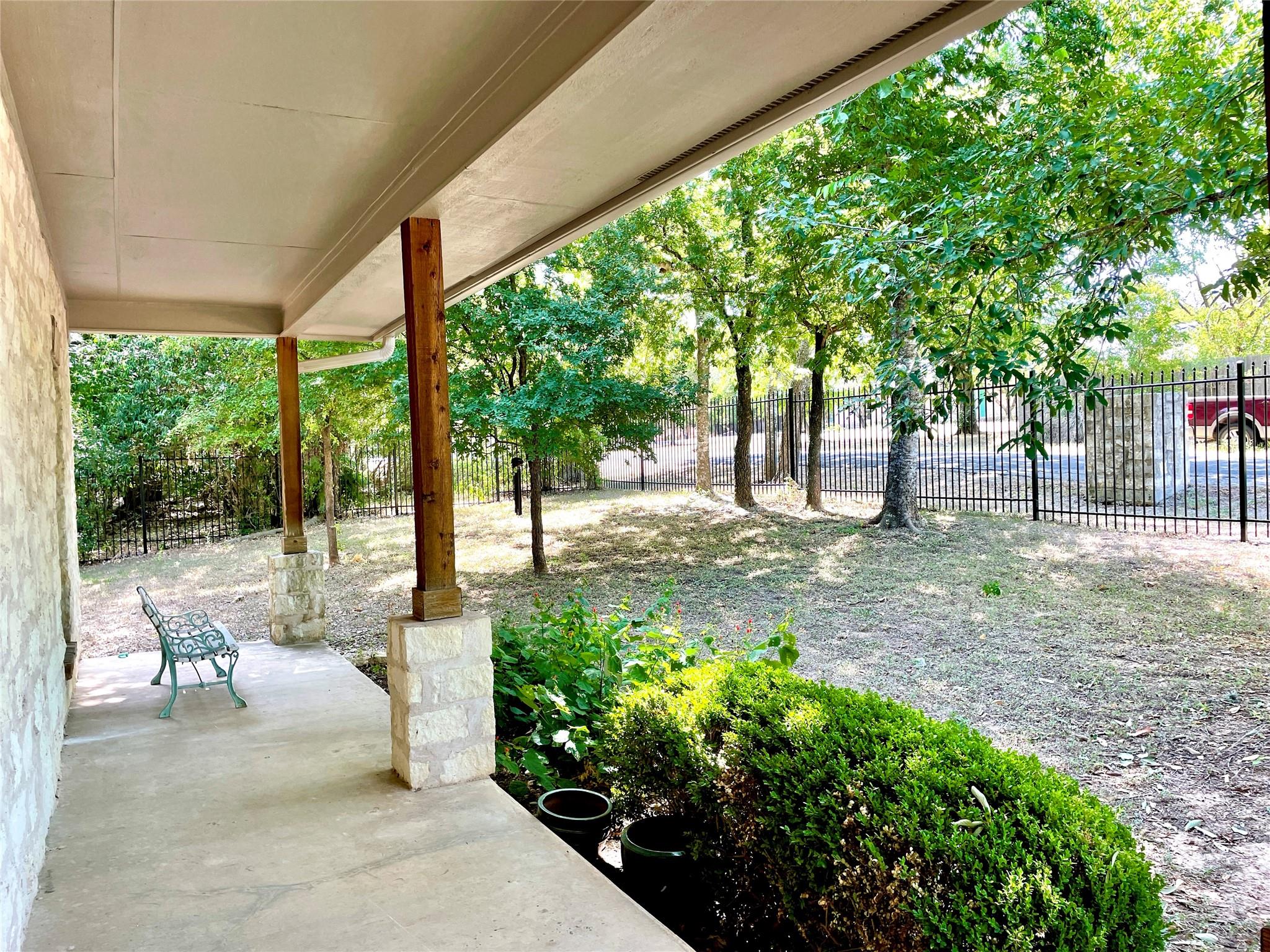 104 BERMUDA Dr, Manchaca, TX 78652