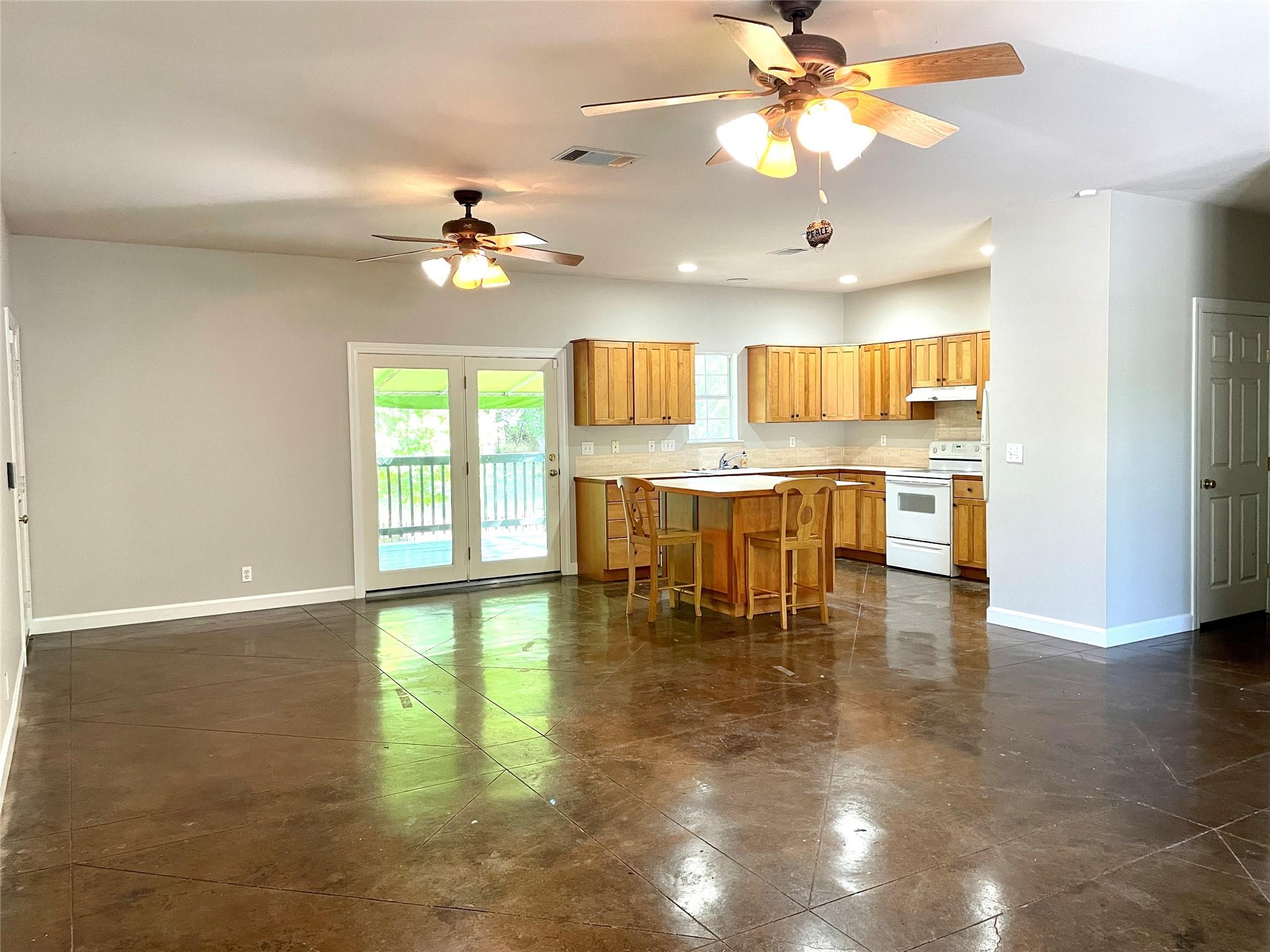 104 BERMUDA Dr, Manchaca, TX 78652