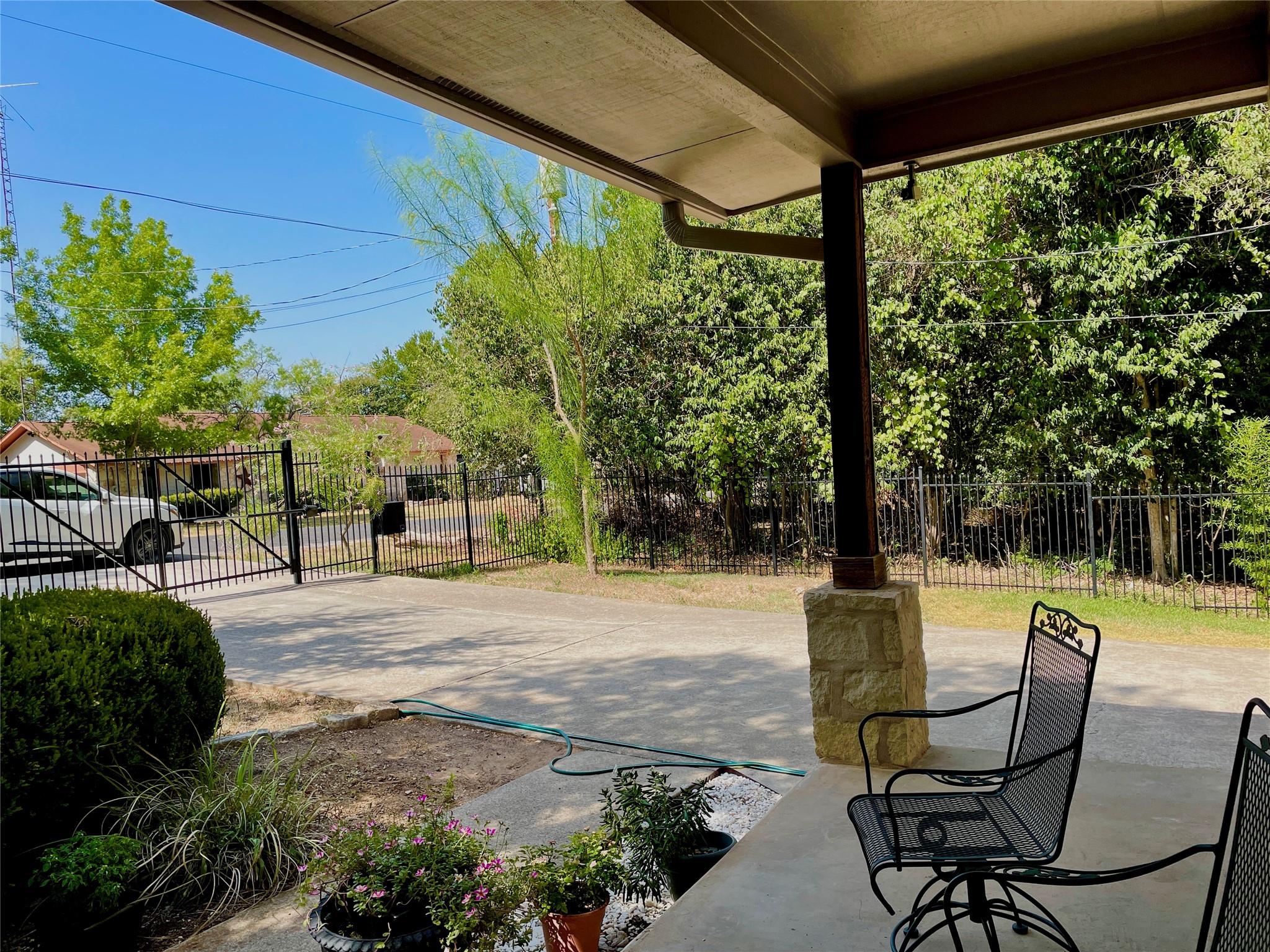 104 BERMUDA Dr, Manchaca, TX 78652