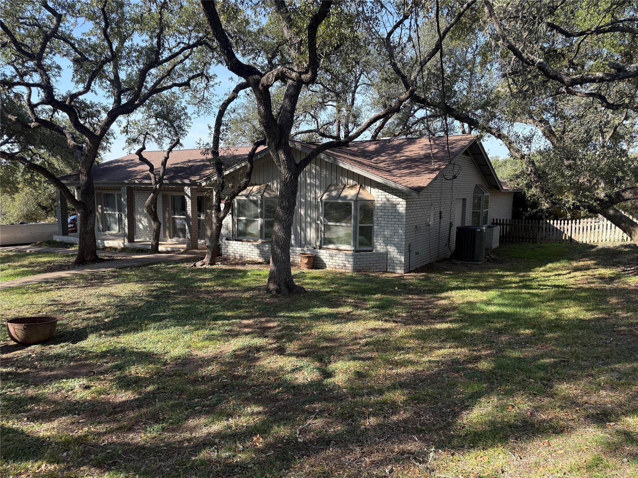 8402 Candelaria Dr, Austin, TX 78737