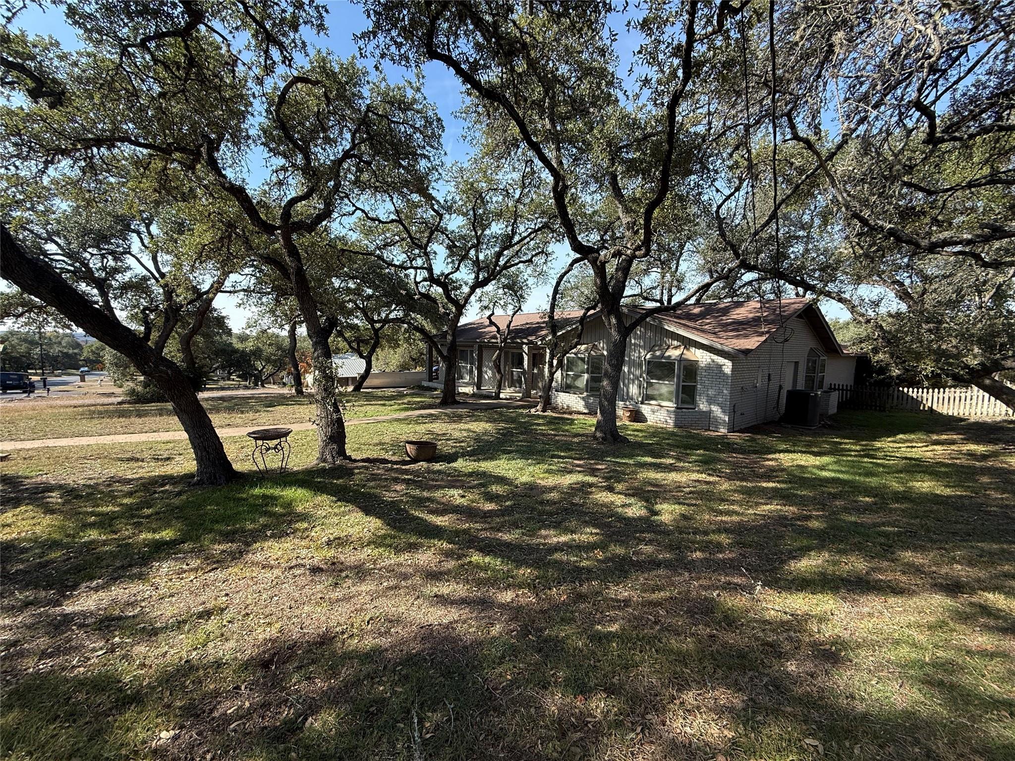 8402 Candelaria Dr, Austin, TX 78737