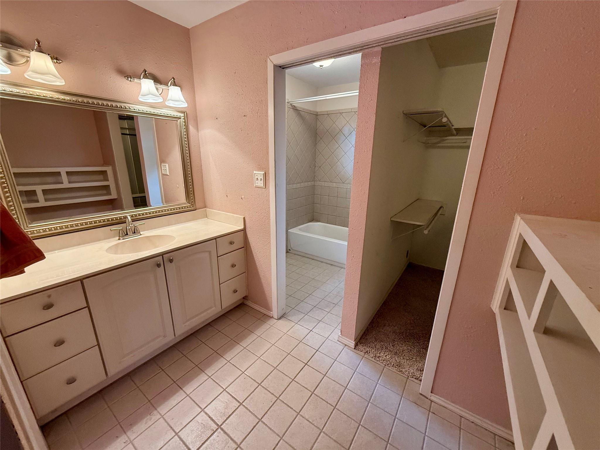 8402 Candelaria Dr, Austin, TX 78737