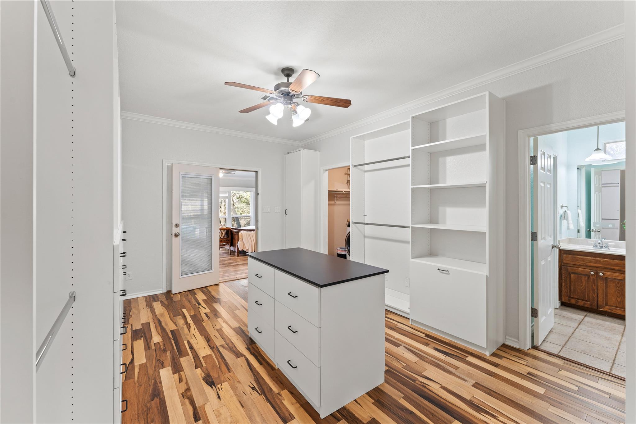 1060 Great Oaks Dr, Salado, TX 76571