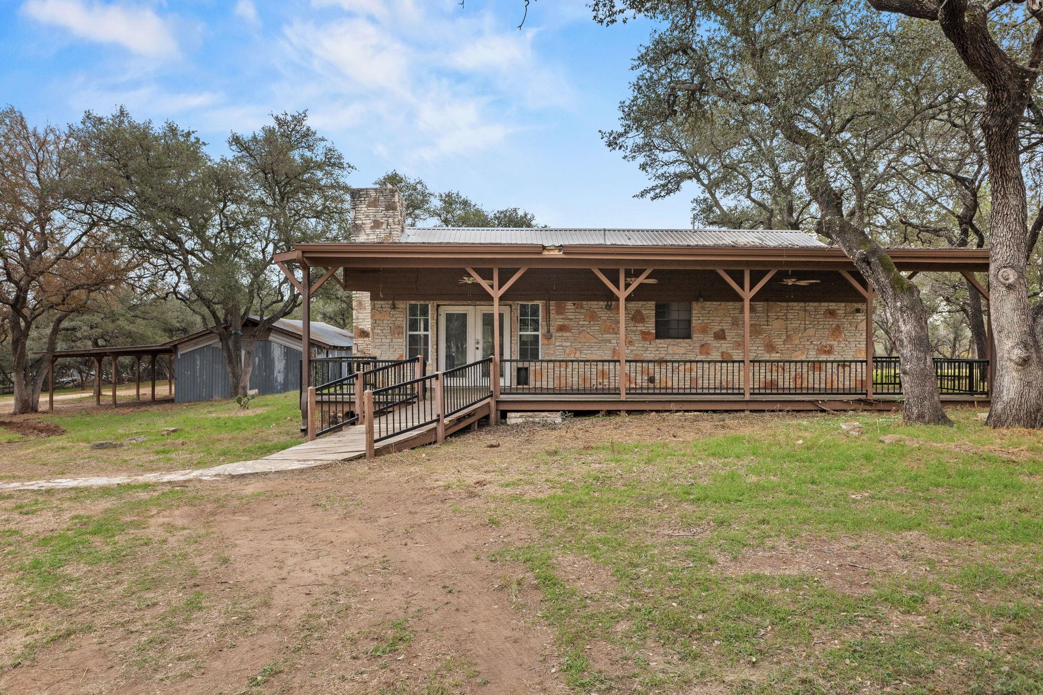 122 Winding Creek Rd, Spicewood, TX 78669