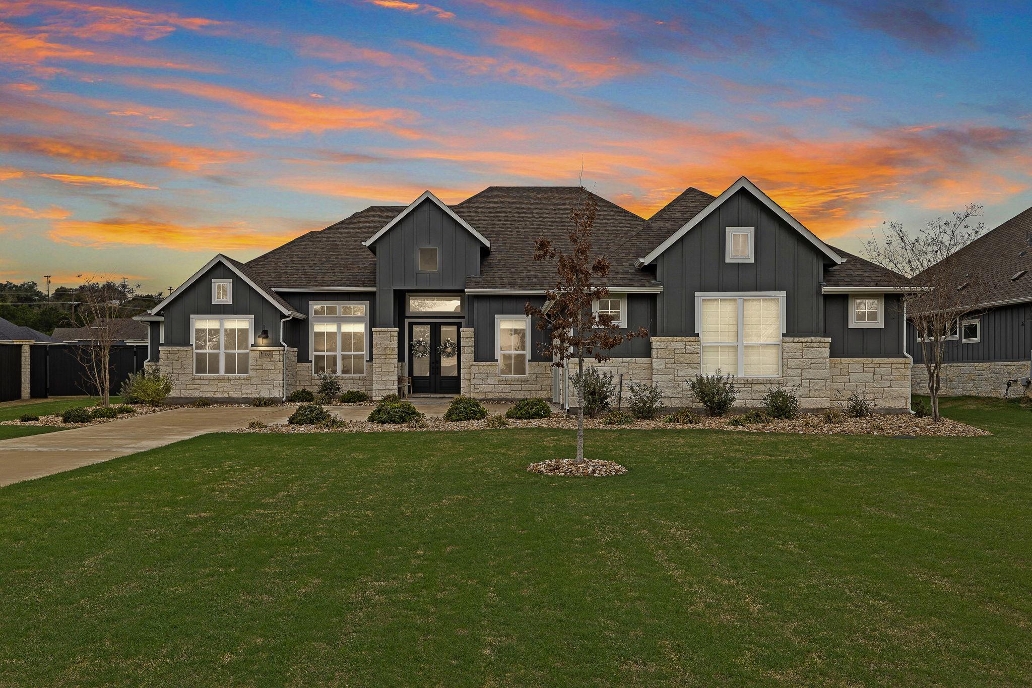 153 McNaughton Dr, Liberty Hill, TX 78642