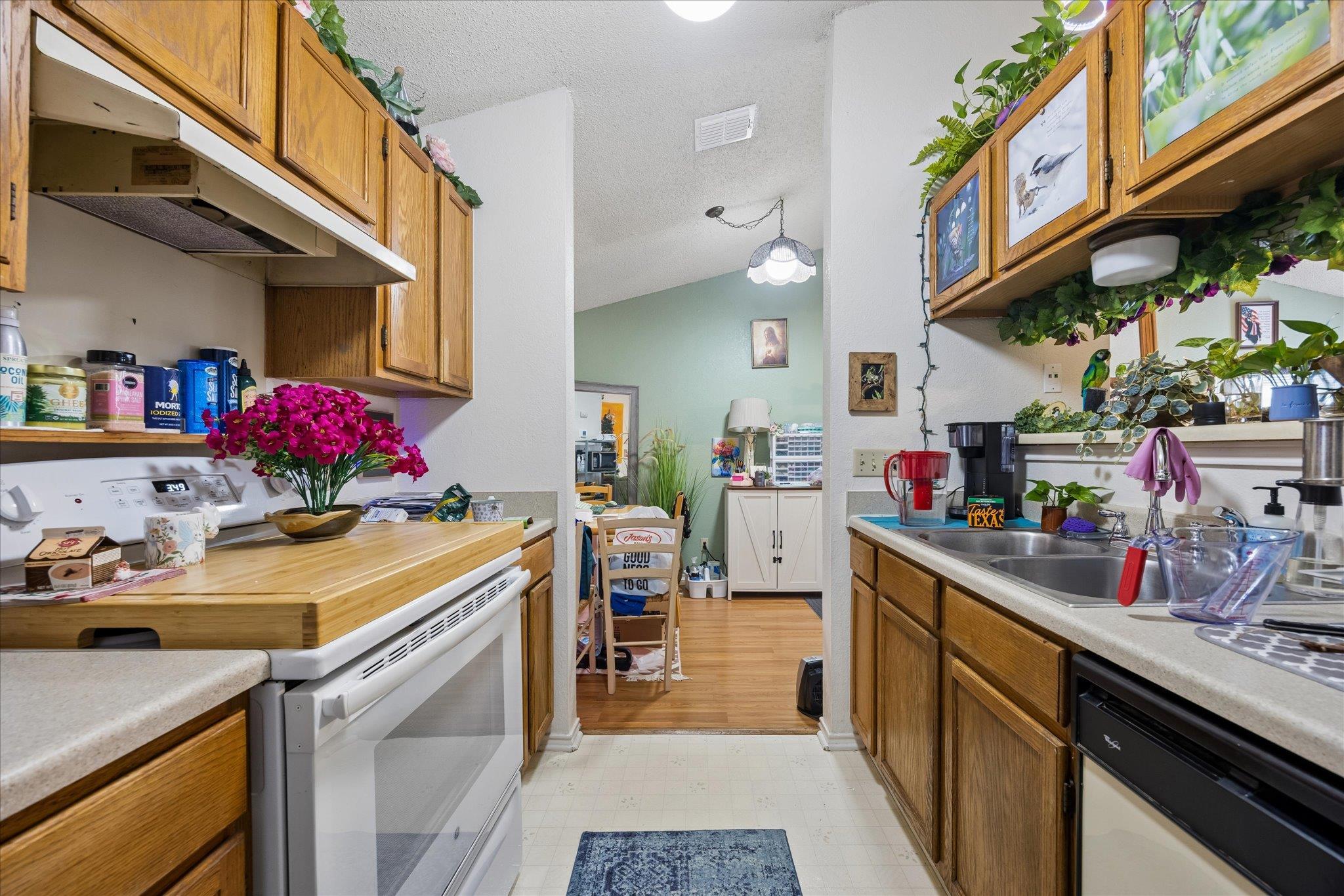 9401 Kempler Dr, Austin, TX 78748