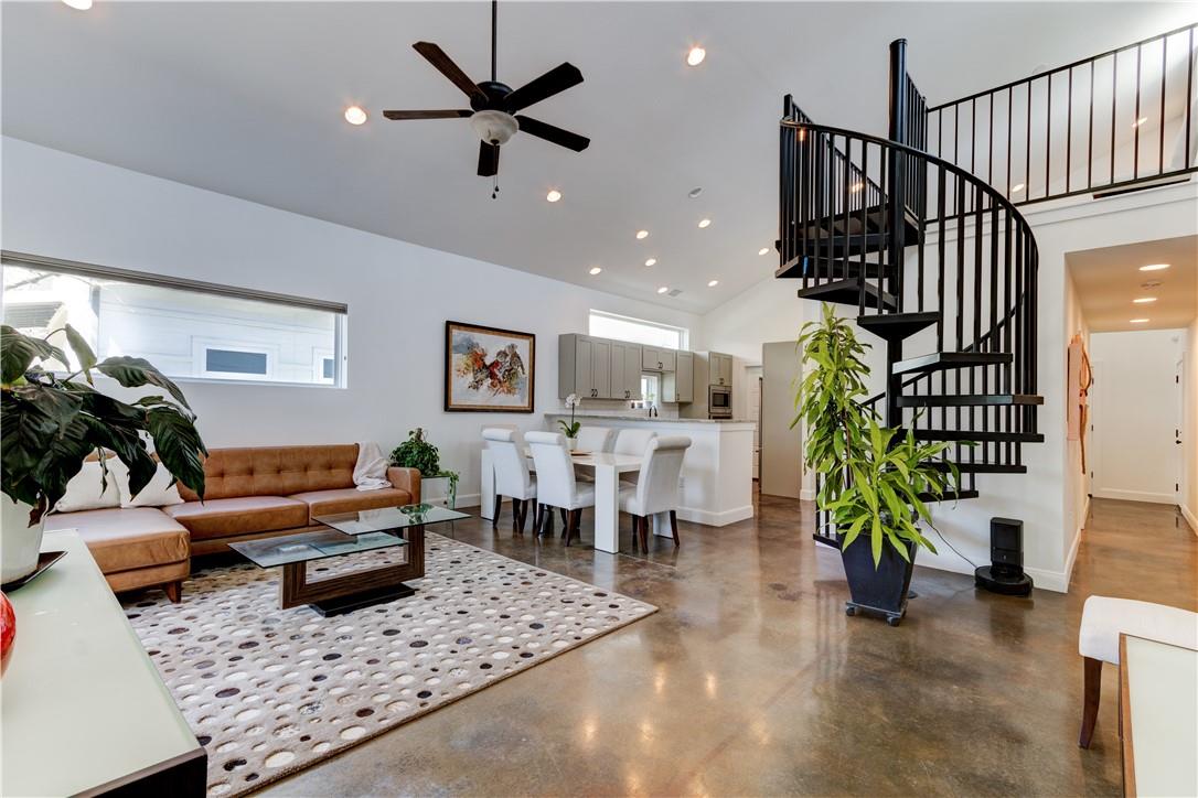 2715 ZARAGOSA St, Austin, TX 78702