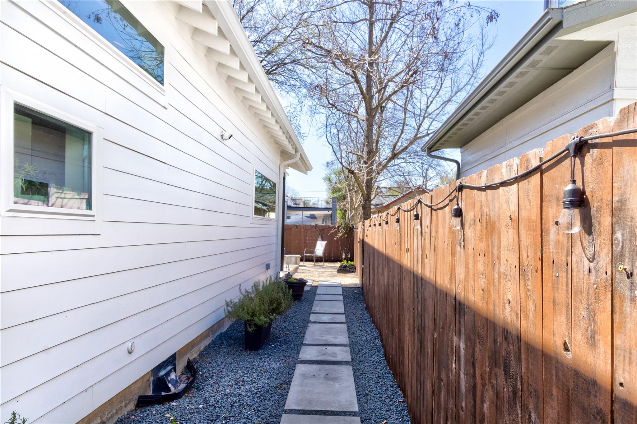 2715 ZARAGOSA St, Austin, TX 78702