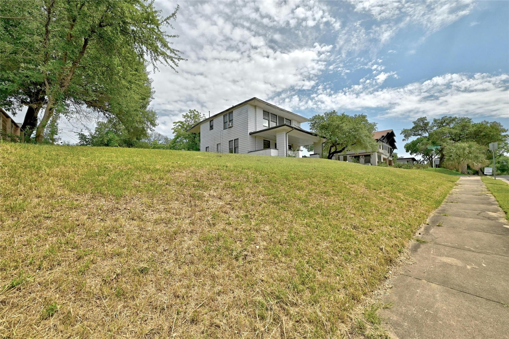 1107 Travis Heights Blvd, Austin, TX 78704