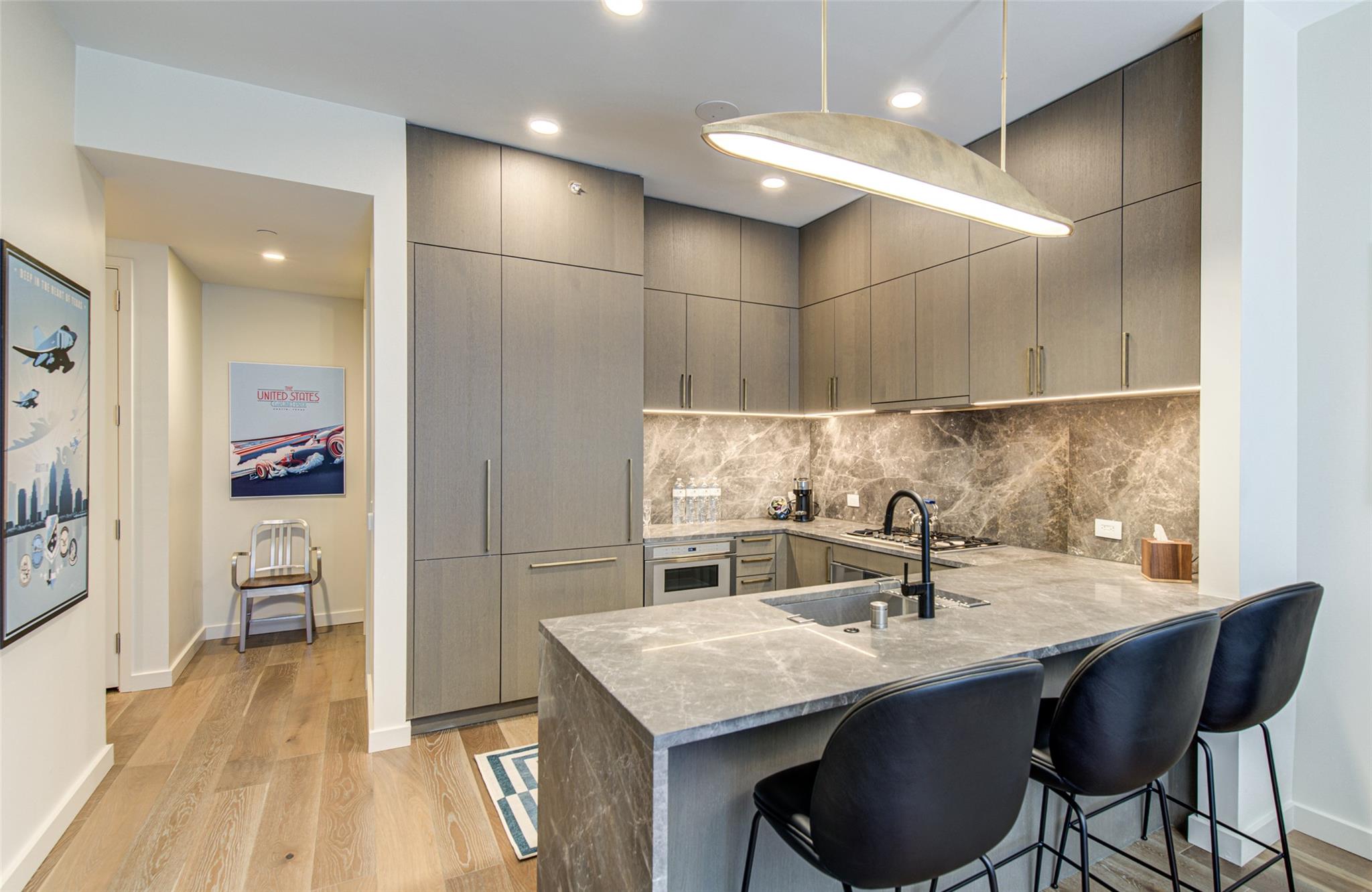 202 Nueces St # 2204, Austin, TX 78701