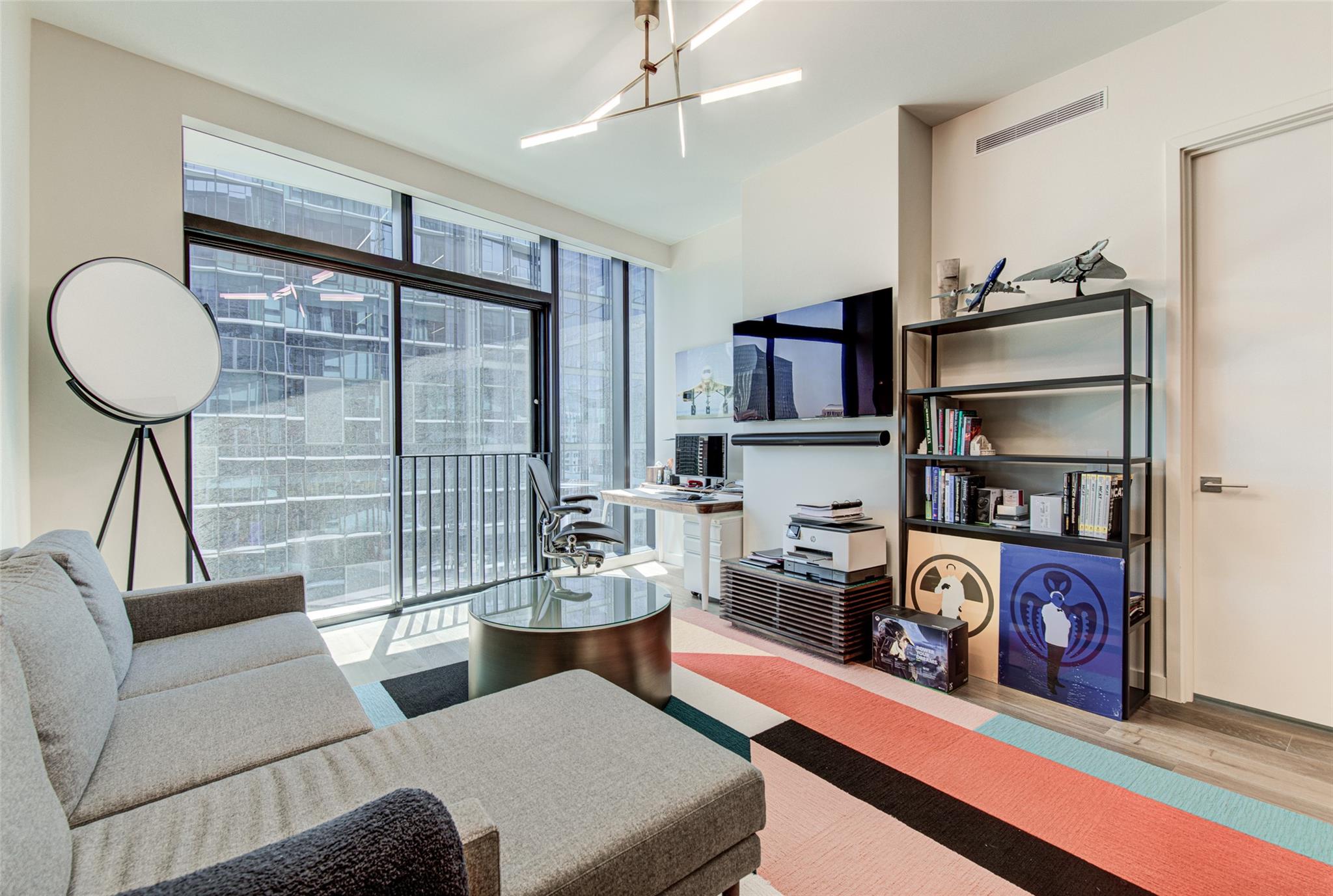 202 Nueces St # 2204, Austin, TX 78701