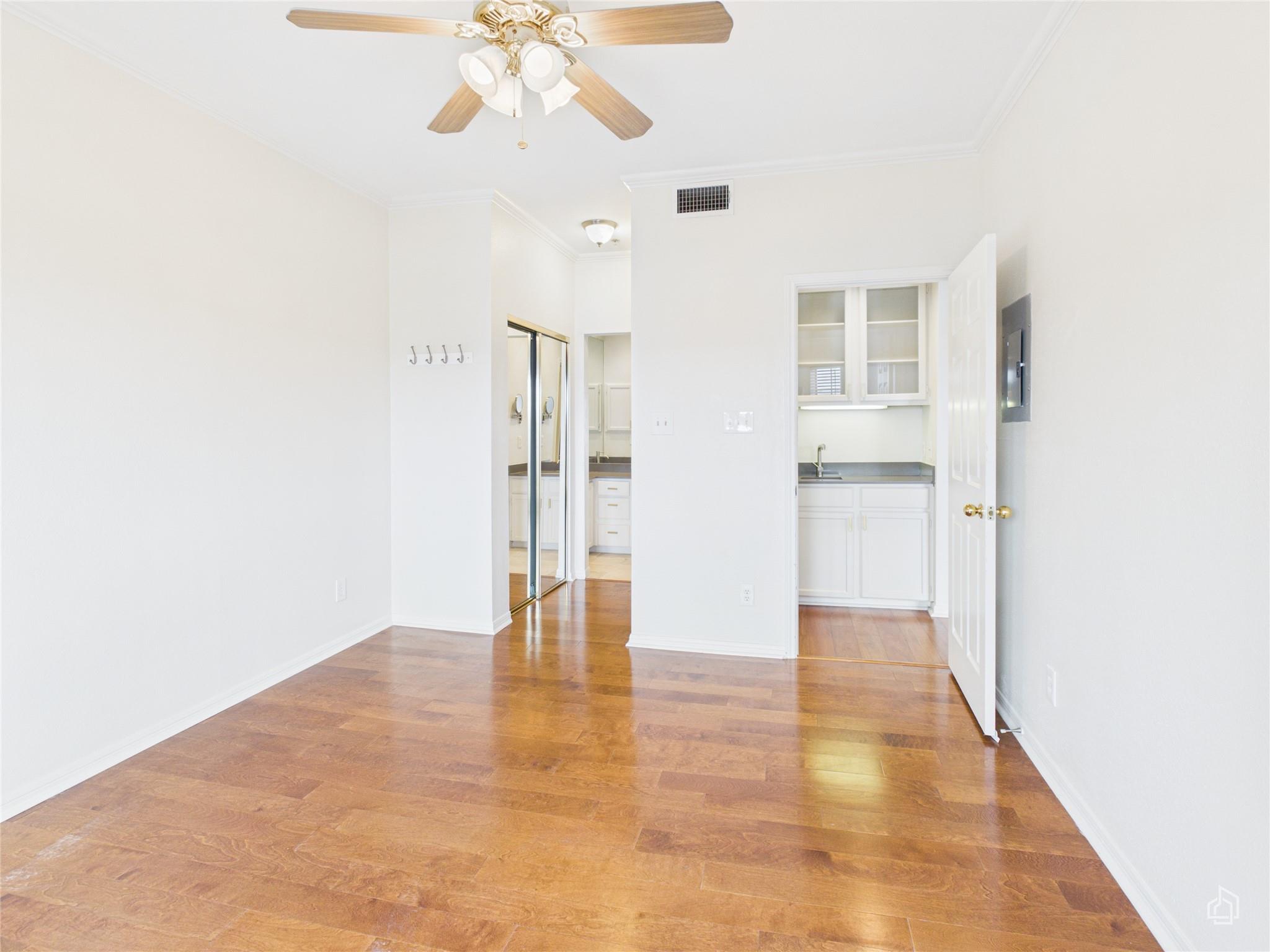 1741 Spyglass Dr # 2-201, Austin, TX 78746