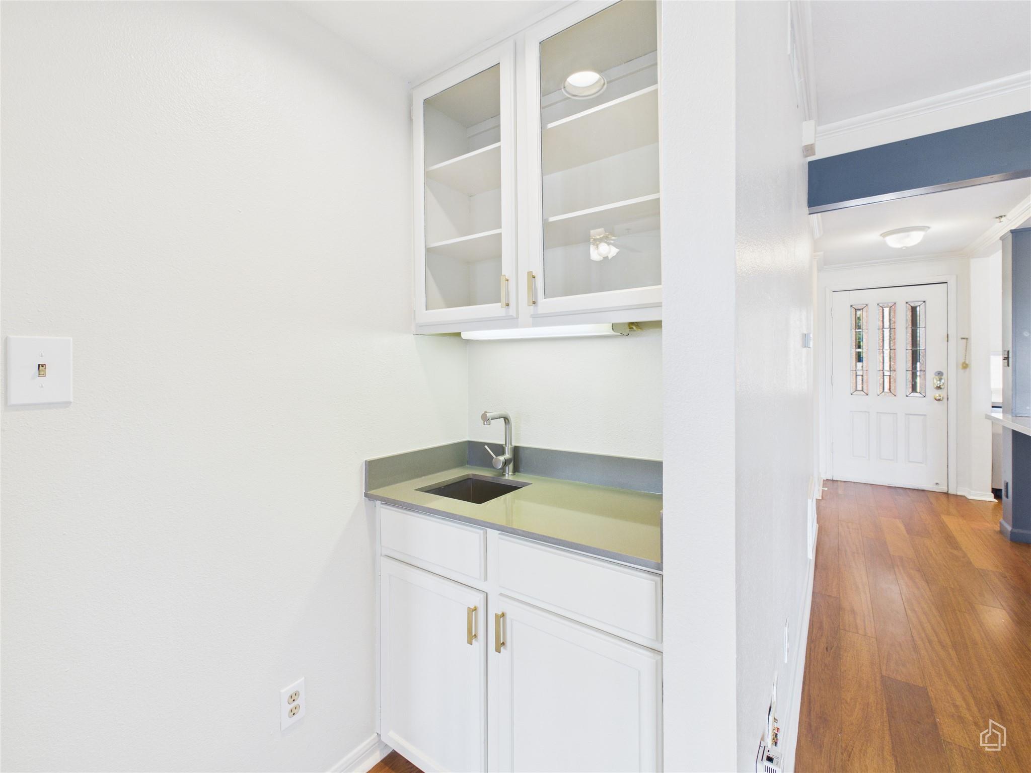 1741 Spyglass Dr # 2-201, Austin, TX 78746