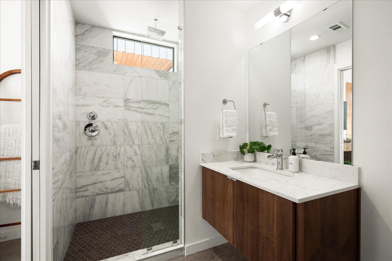 2214 S 3rd St # B, Austin, TX 78704