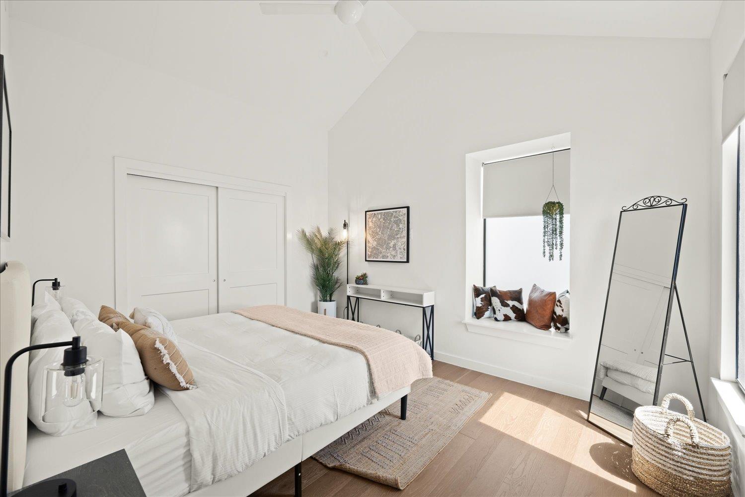 2214 S 3rd St # B, Austin, TX 78704