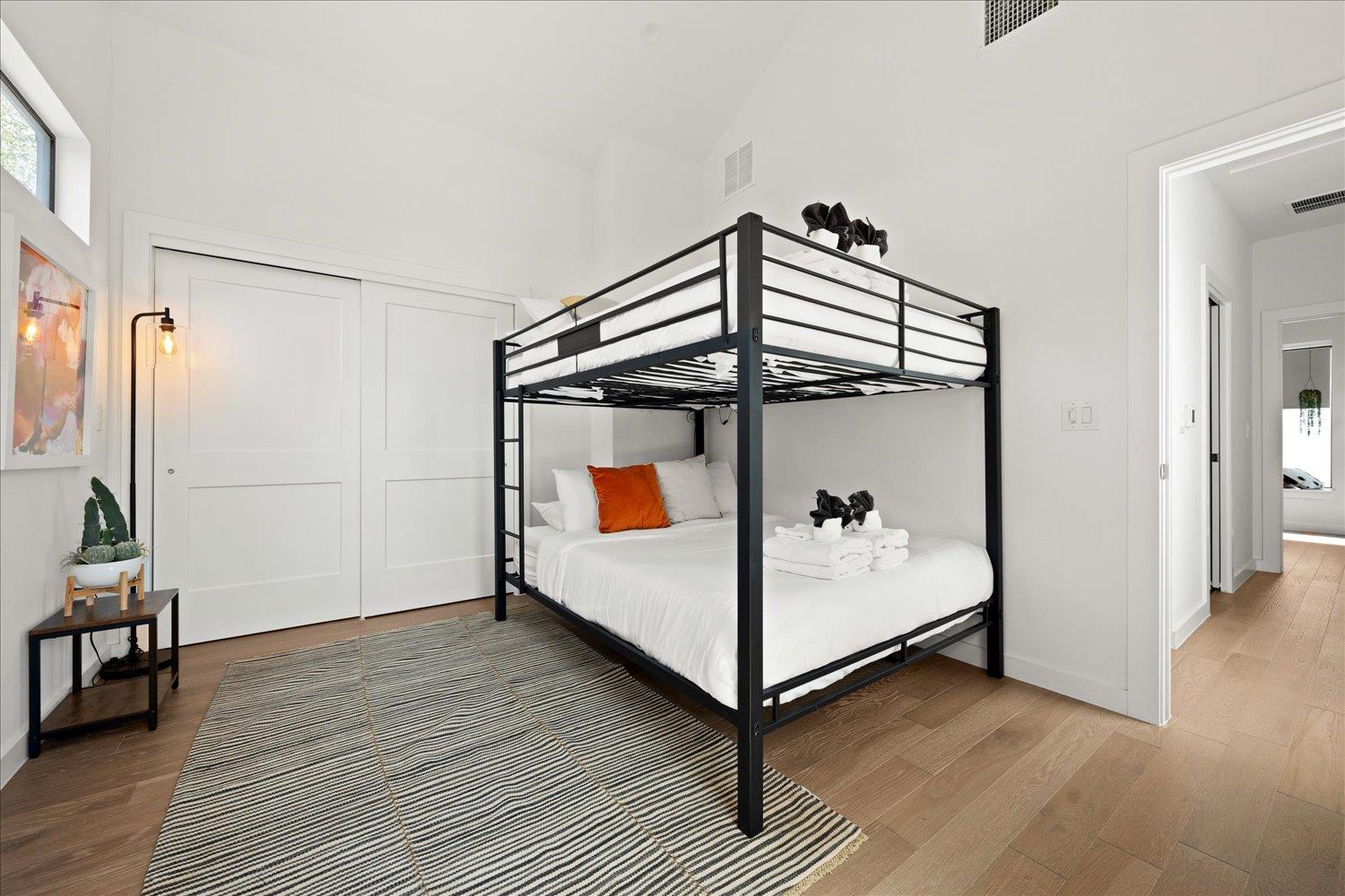 2214 S 3rd St # B, Austin, TX 78704