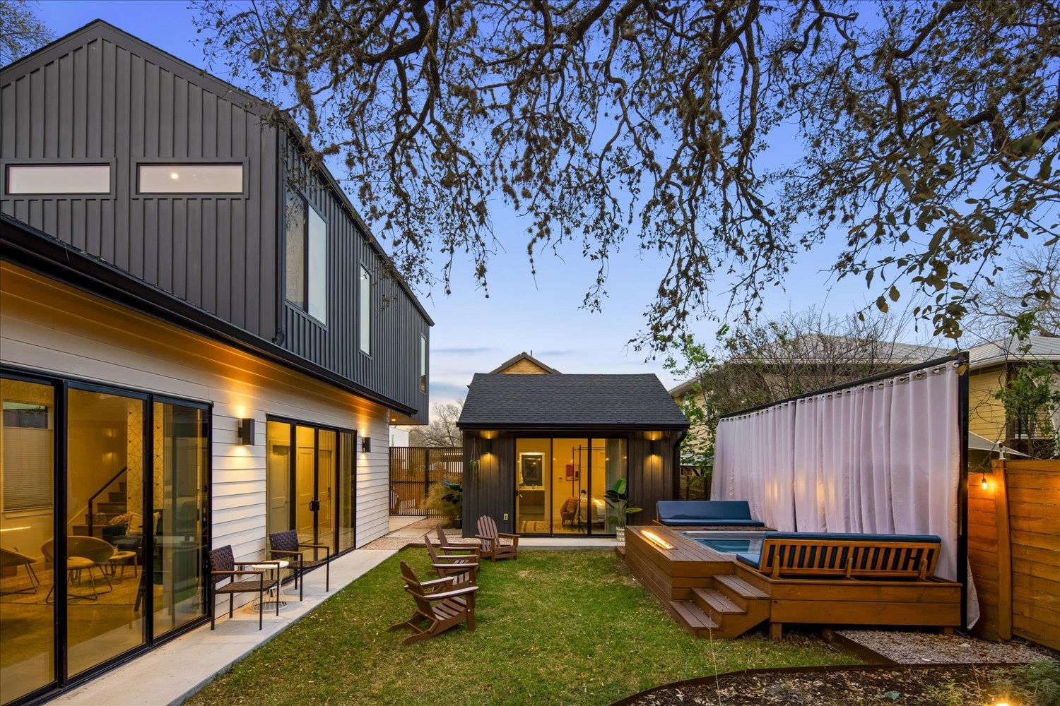 2214 S 3rd St # B, Austin, TX 78704