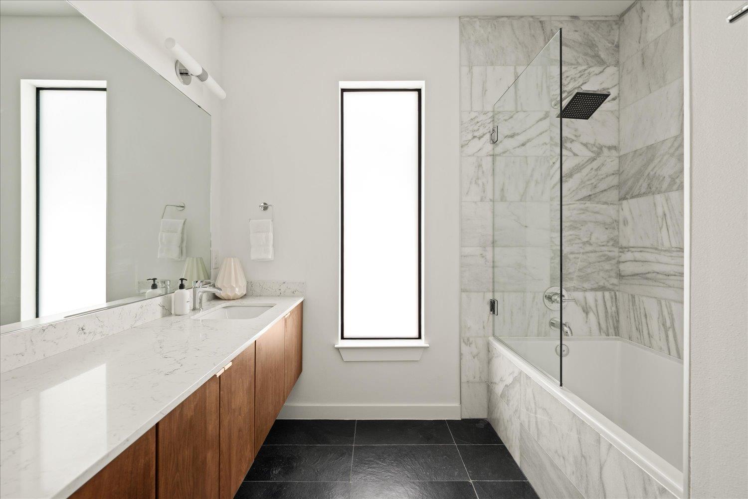 2214 S 3rd St # B, Austin, TX 78704