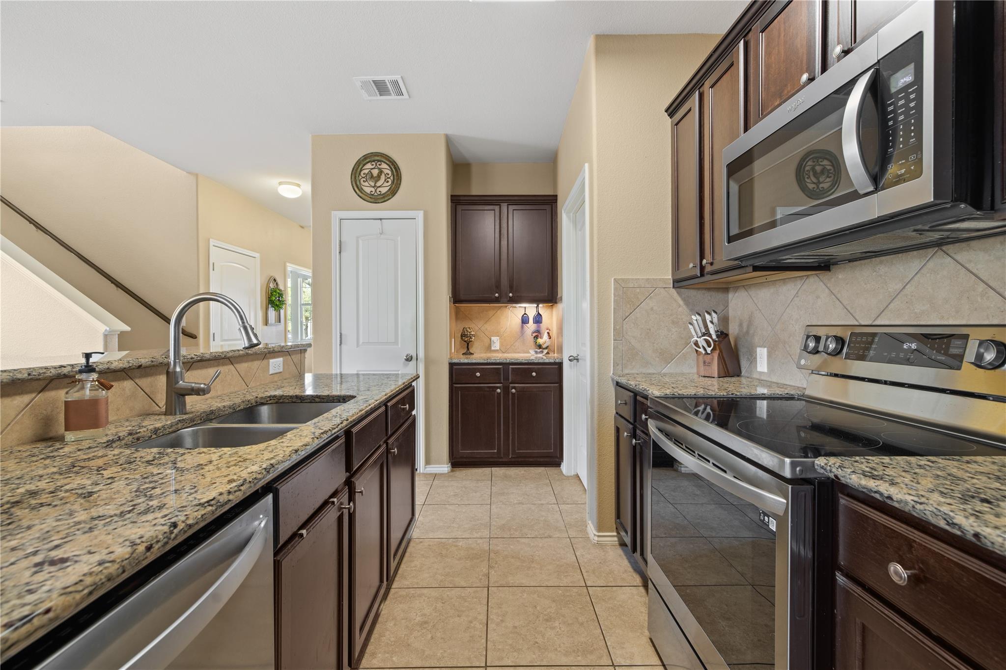 304 Quarry Ln, Liberty Hill, TX 78642