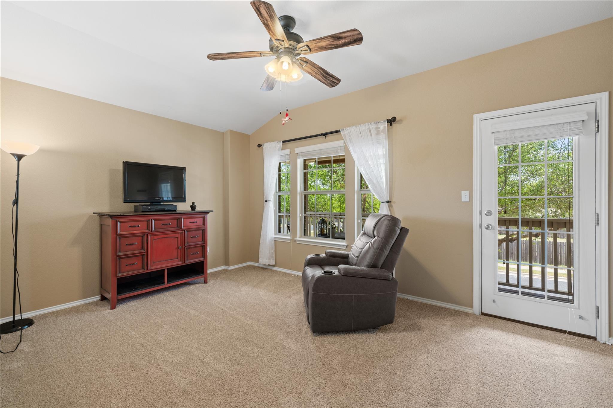 304 Quarry Ln, Liberty Hill, TX 78642