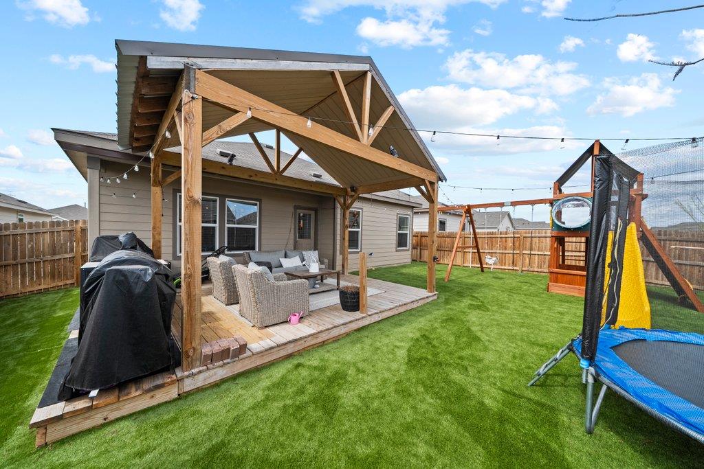 9109 Honey Mesquite, Seguin, TX 78155