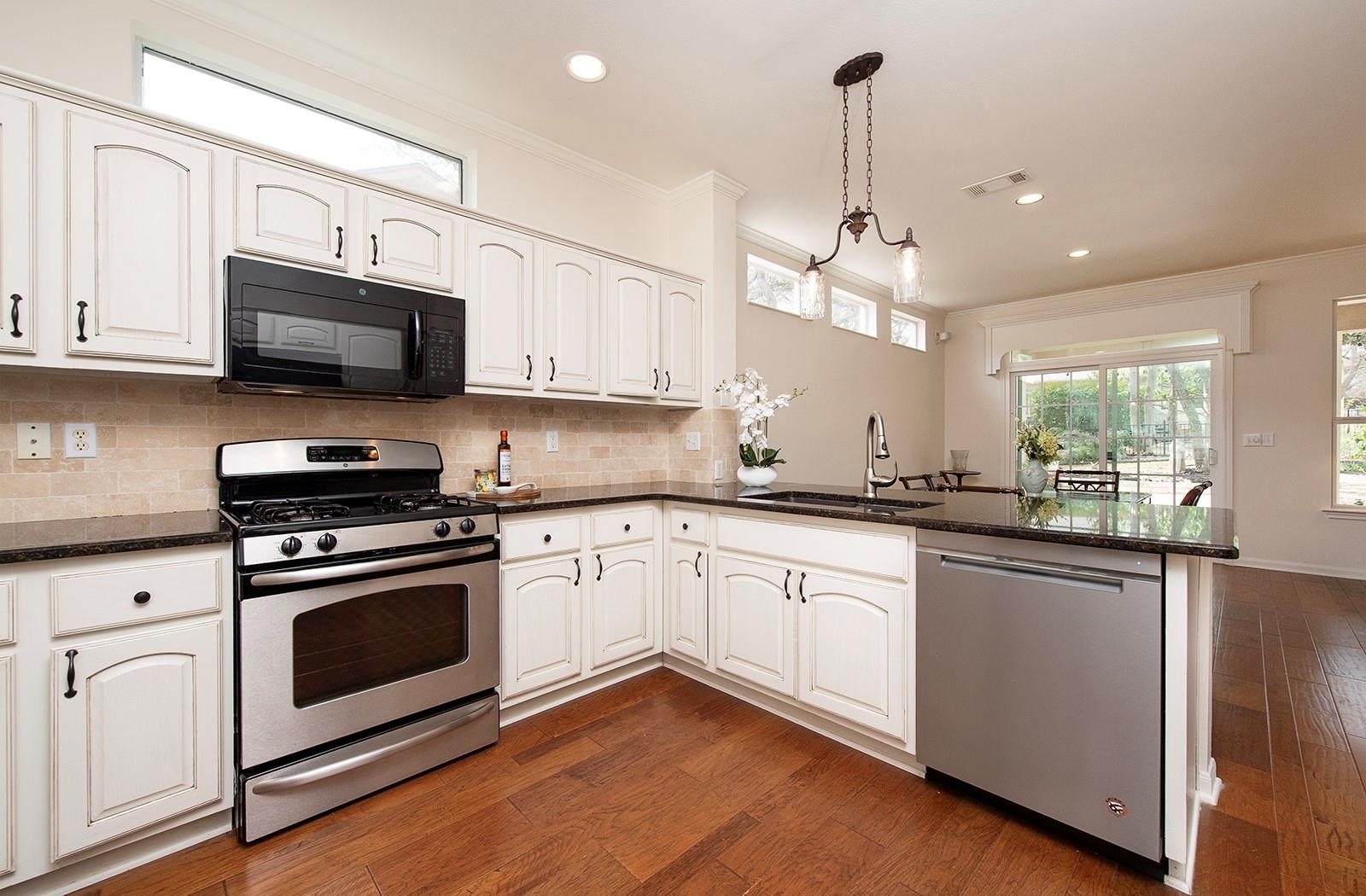 290 Whispering Wind Dr, Georgetown, TX 78633