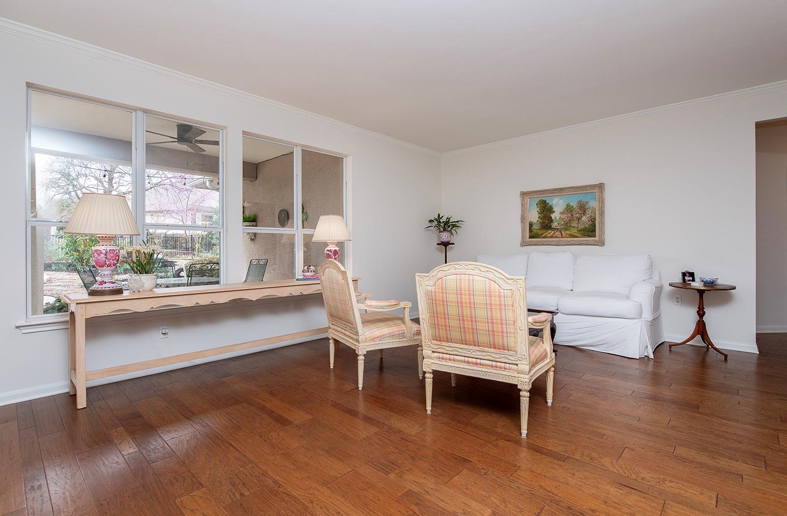 290 Whispering Wind Dr, Georgetown, TX 78633