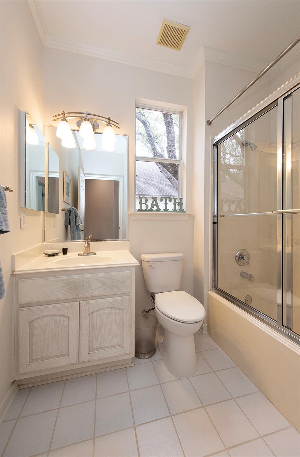 290 Whispering Wind Dr, Georgetown, TX 78633