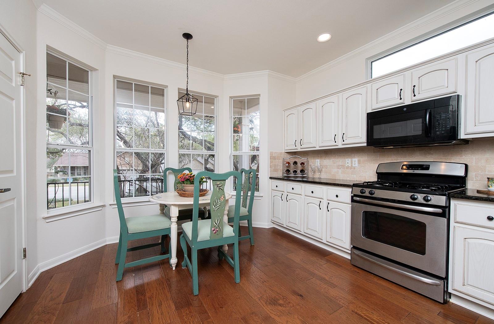 290 Whispering Wind Dr, Georgetown, TX 78633